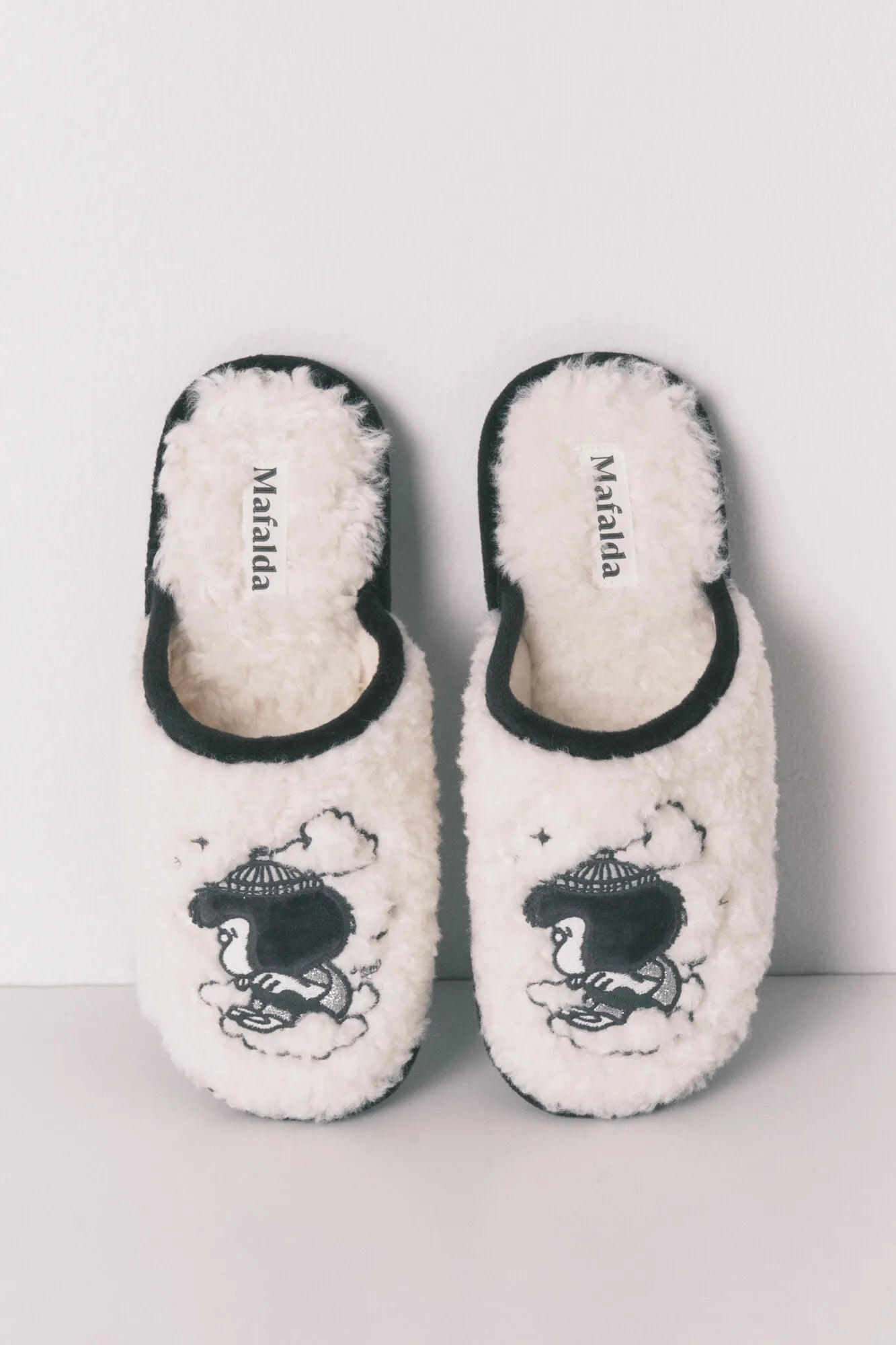 Women Secret_Ivory_Grey Faux Shearling Slippers Mafalda_4993693_96_02