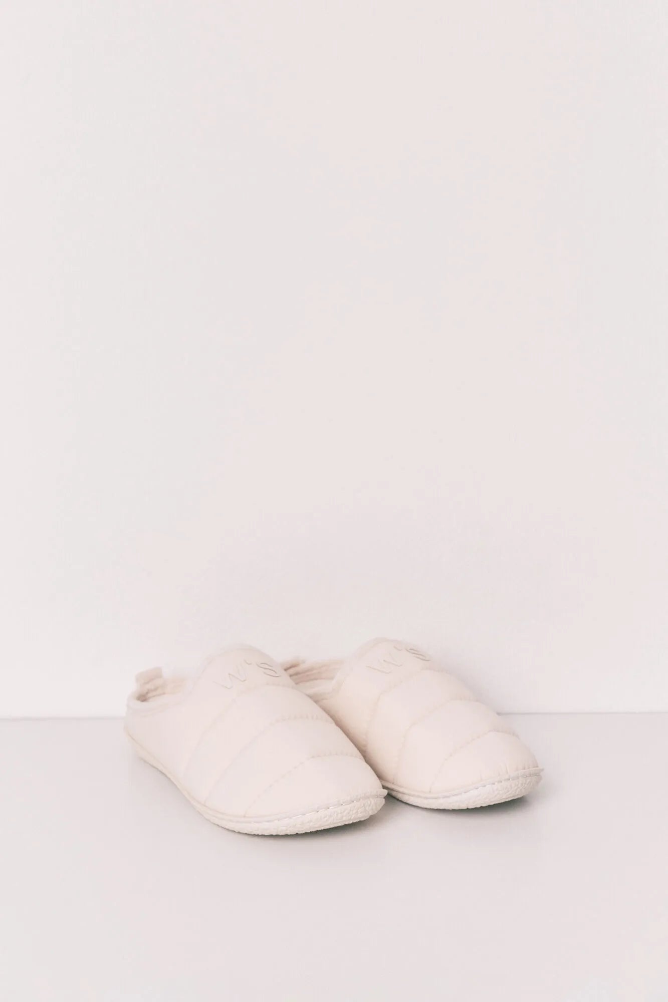 Women Secret_Ivory_White Puffer Slippers_4993704_96_03