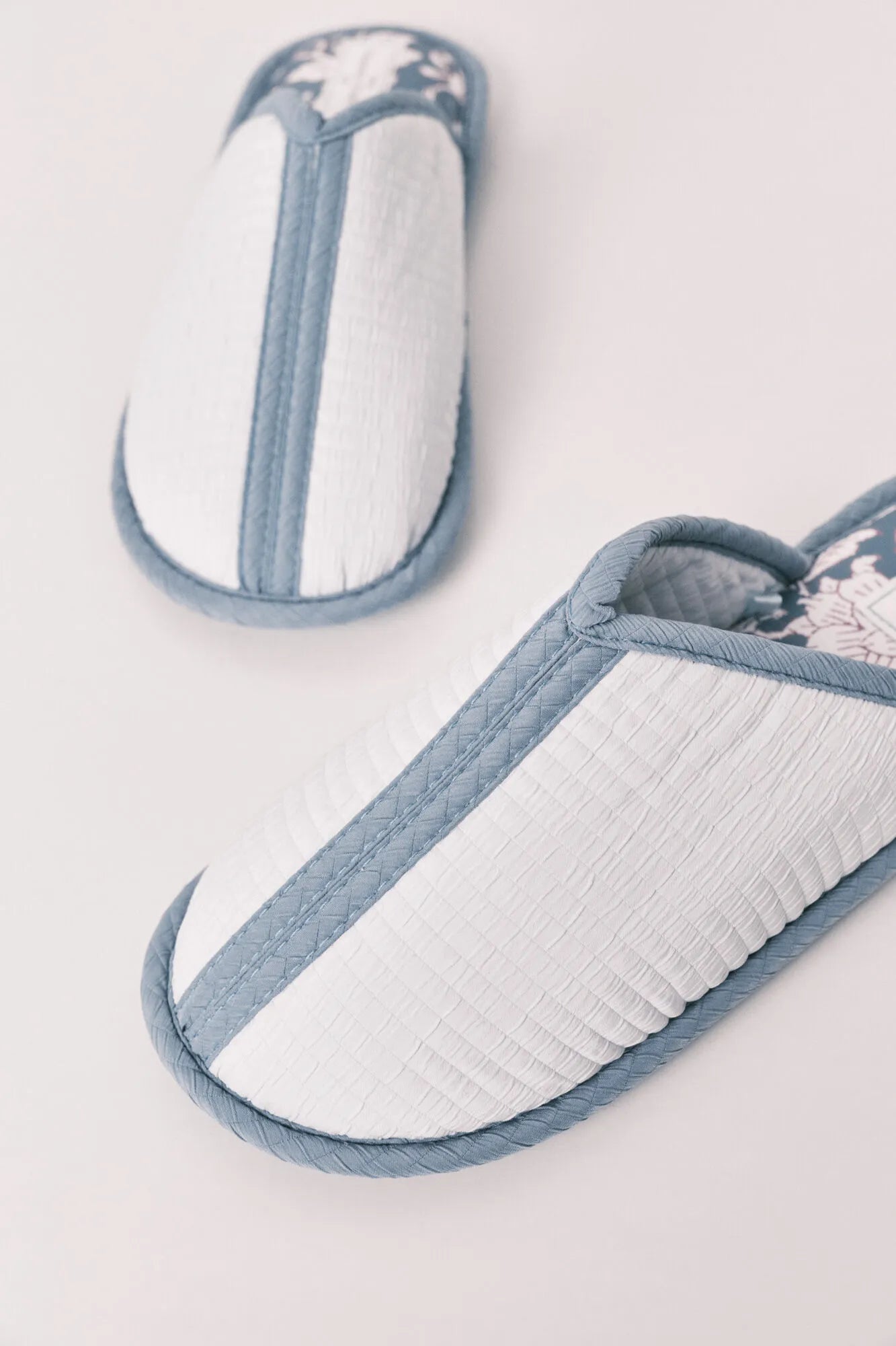 Women Secret_Light Blue_Blue Printed Slippers_4993708_17_04