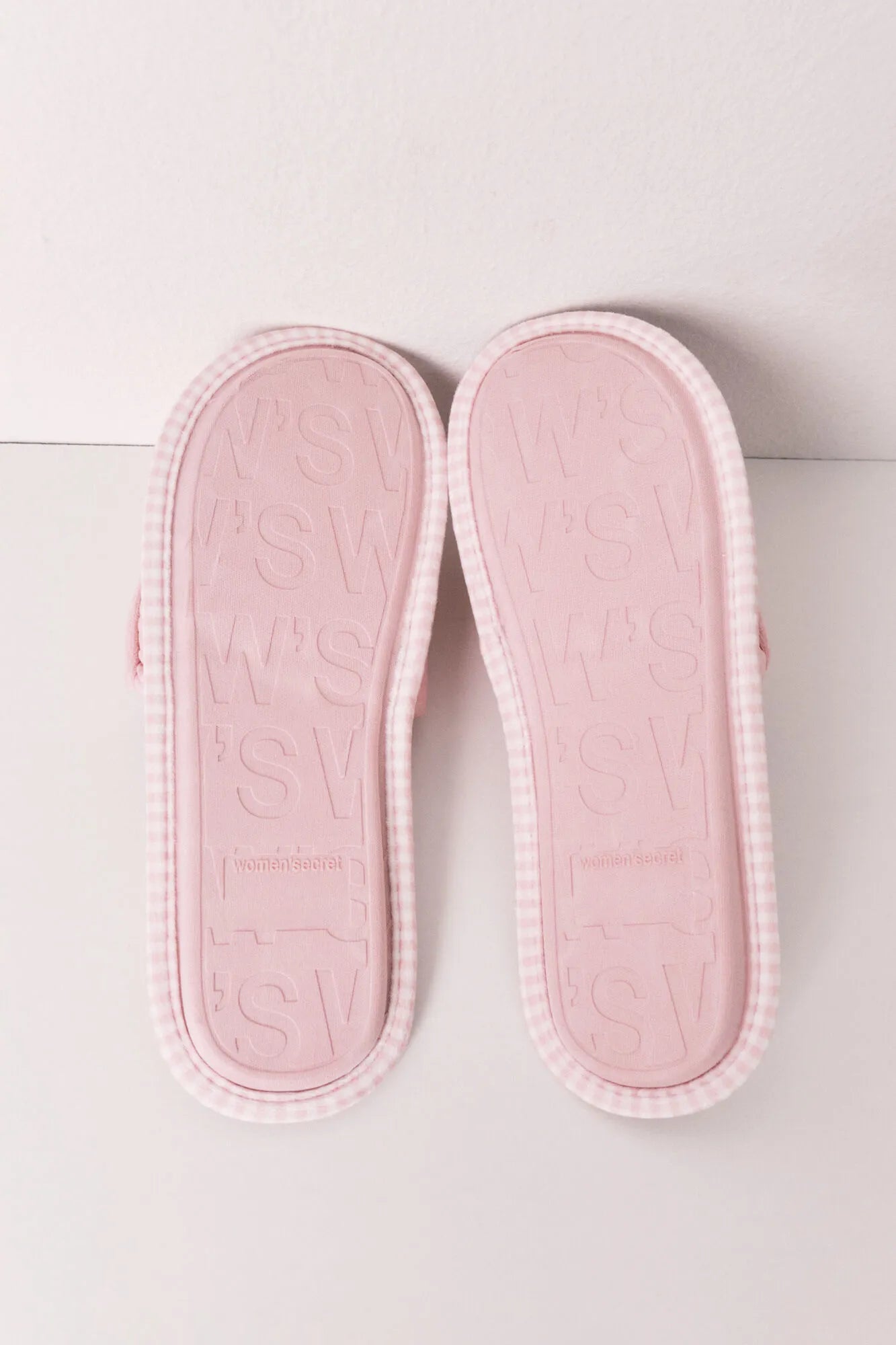 Women Secret_Ash Rose_Pink Hello Kitty Slippers_4993713_72_03