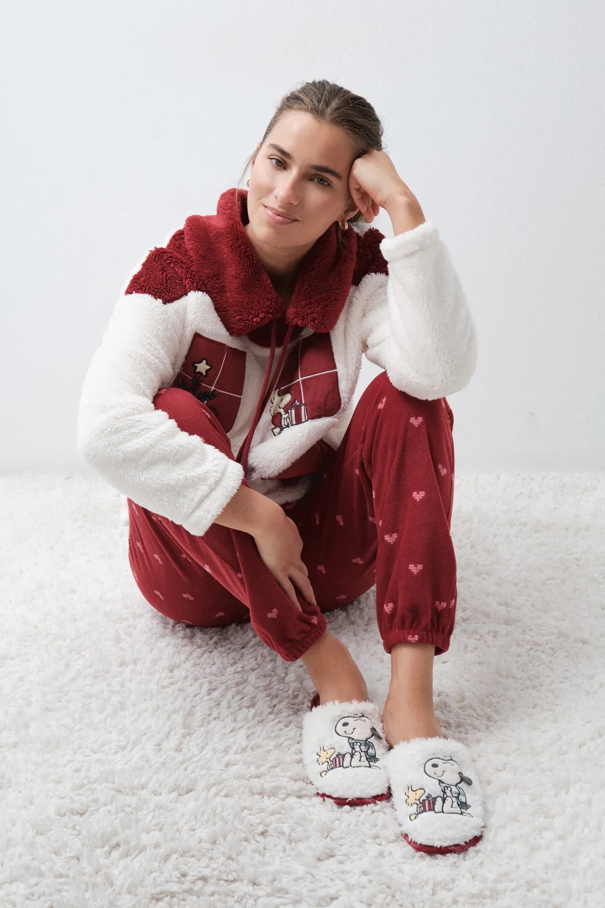 Women Secret Wine Women Snoopy Plaid Faux Shearling Slippers SKU: 4994538_68 Image 02