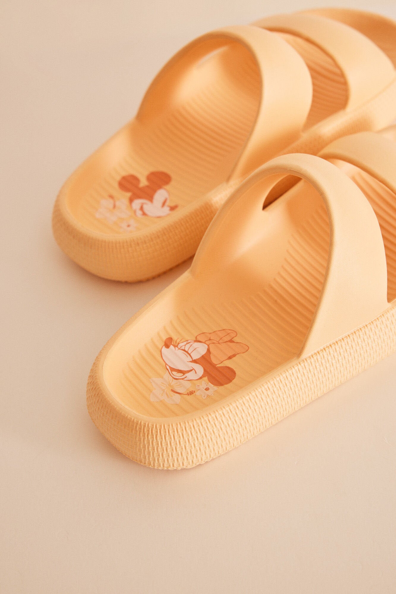 Orange Flip Flop_4997634_66_02