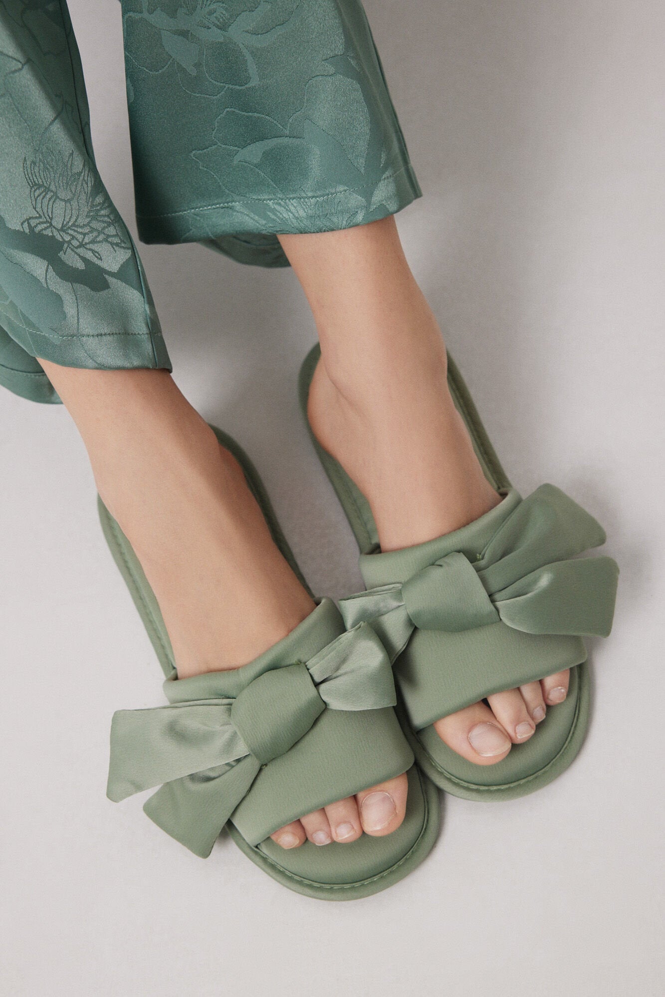 Women Secret_Green Bow Or Tie Bow House Slippers_4999668_21_01