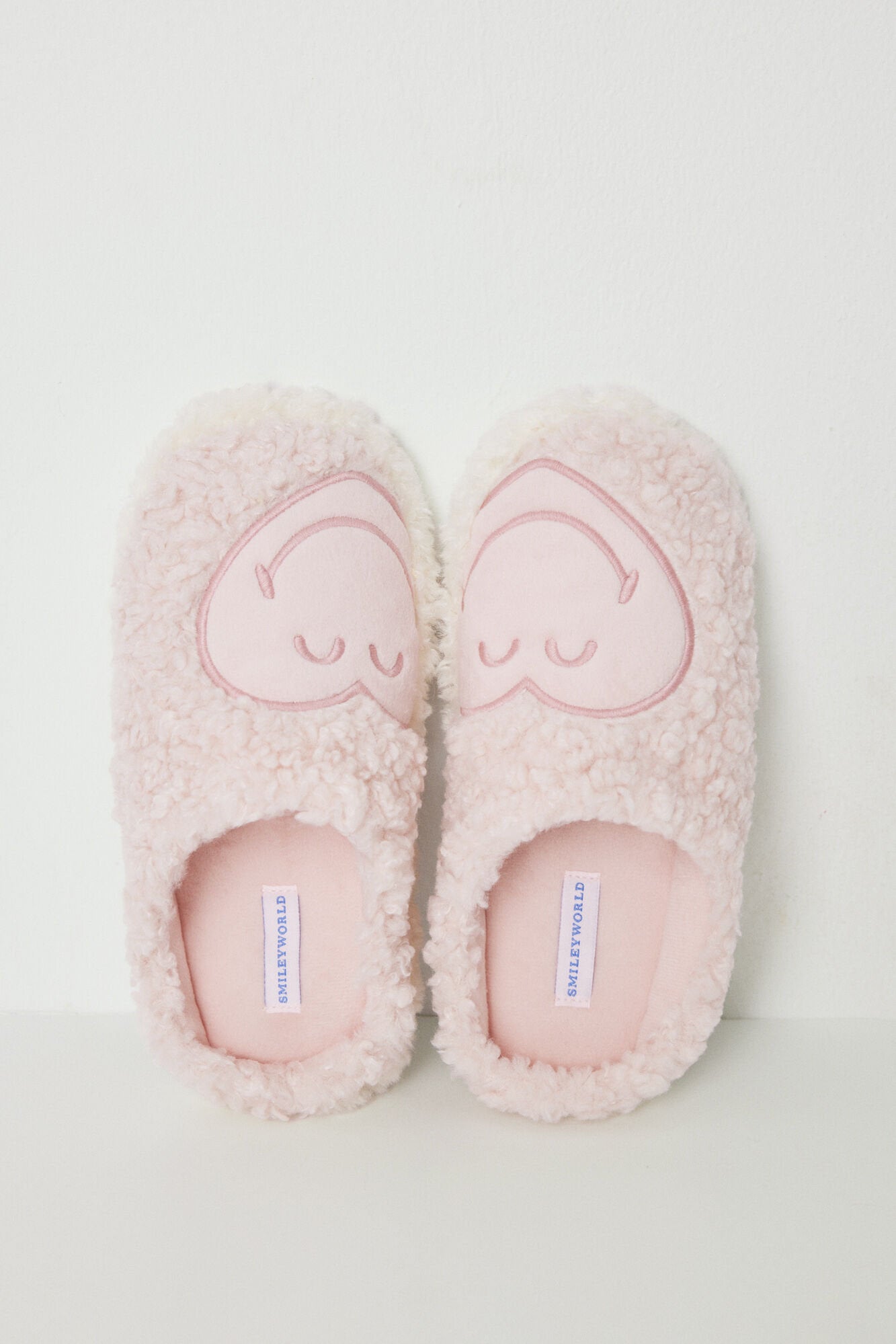 Women Secret_Faux Shearling Smiley Slippers_4999681_71_04
