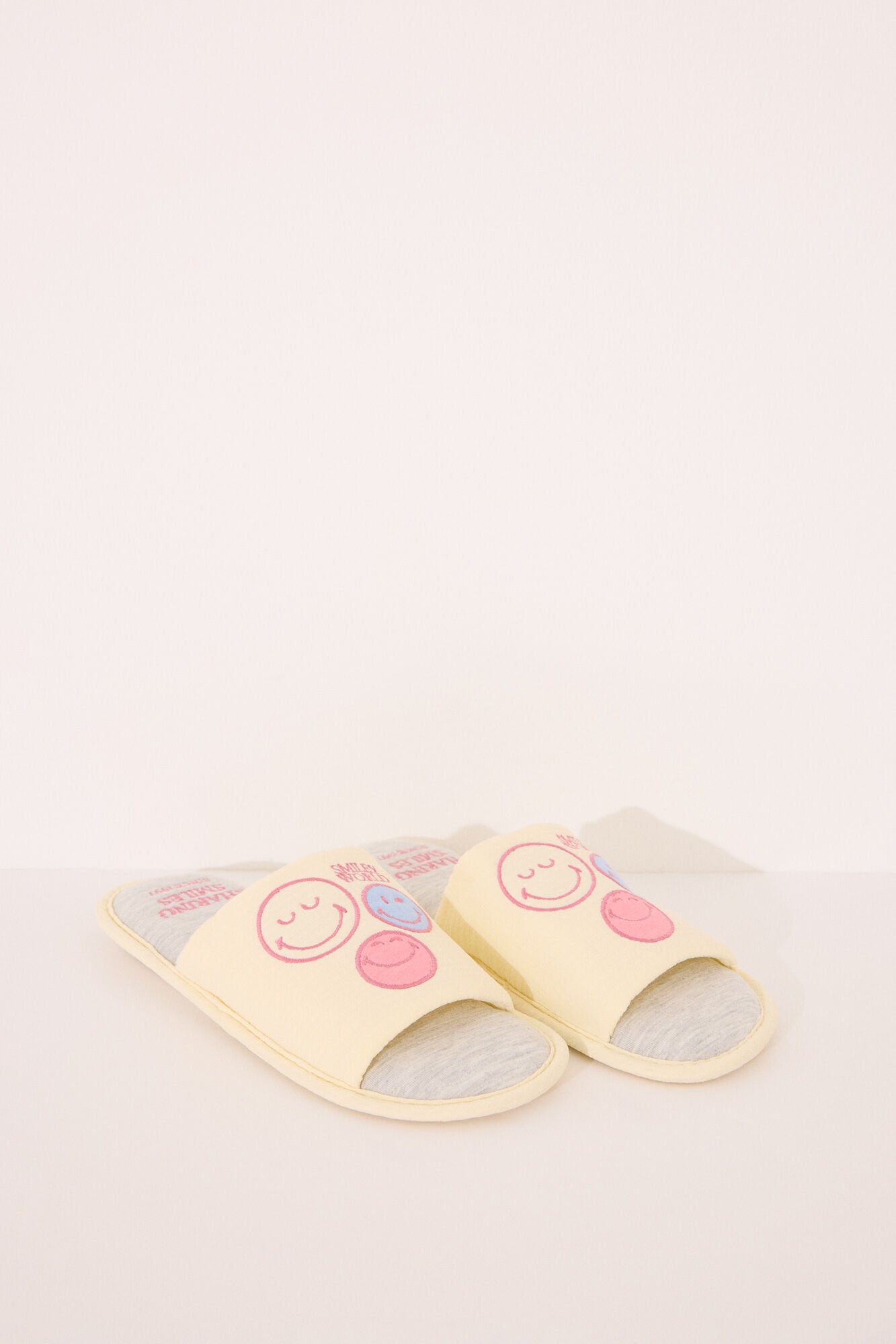 Women Secret_Smiley Open House Slippers_4999687_04_04