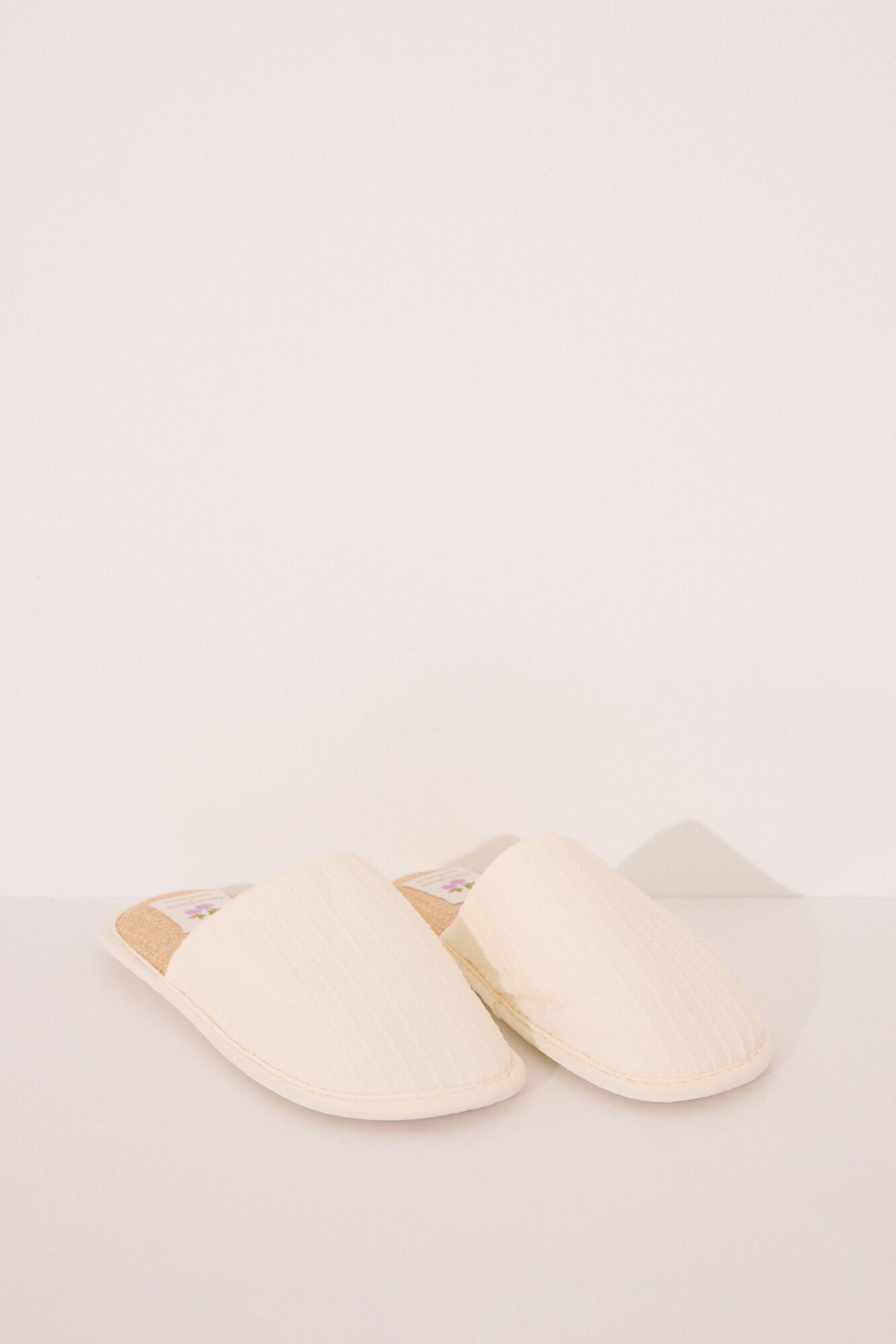 Women Secret_Ecru Slippers_4999696_96_04