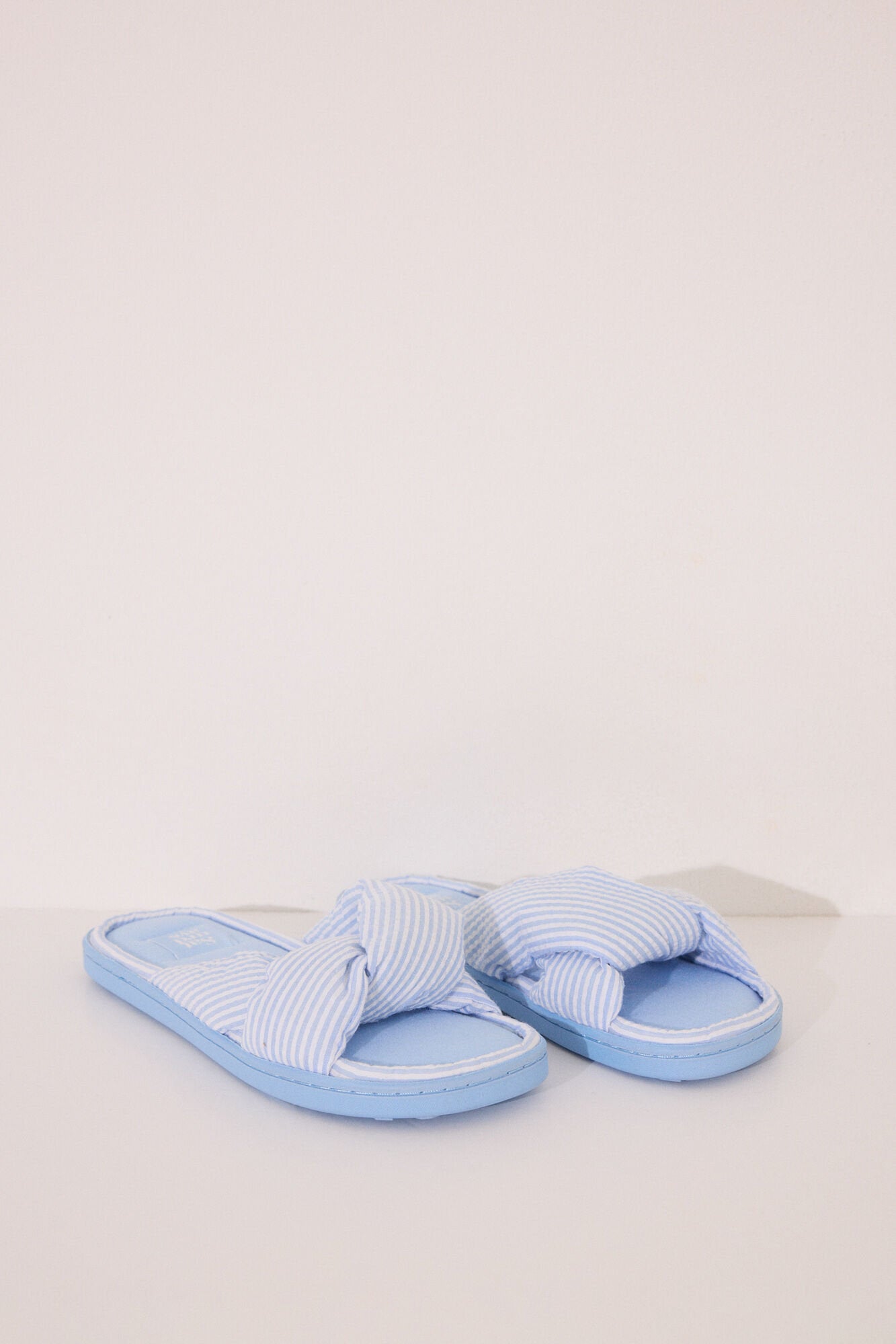 Women Secret_Blue Seersucker Slippers_4999707_15_02