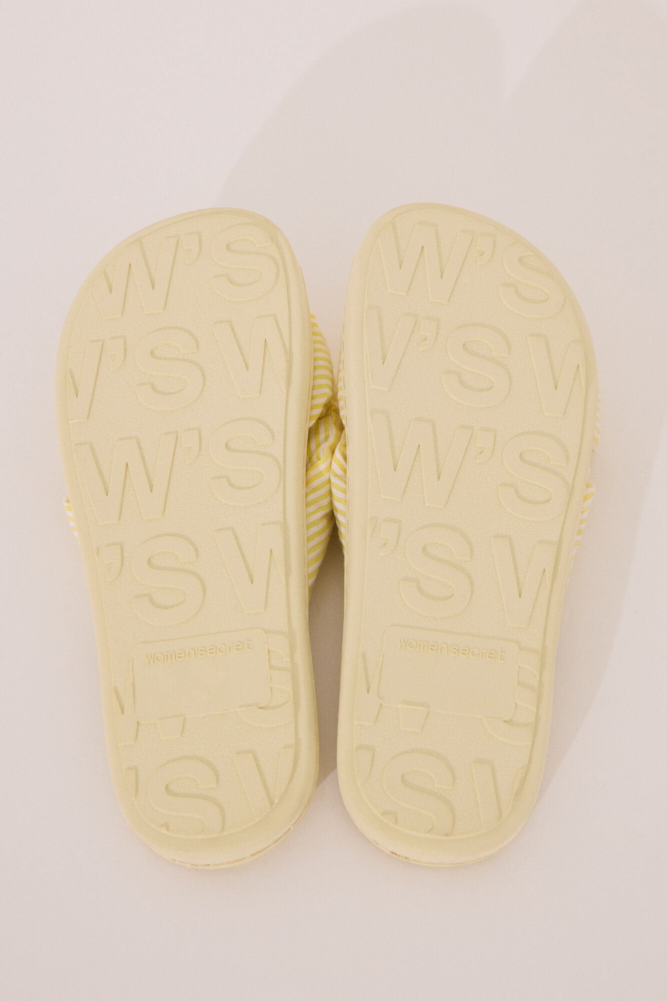Women Secret_Yellow Seersucker Slippers_4999708_05_04