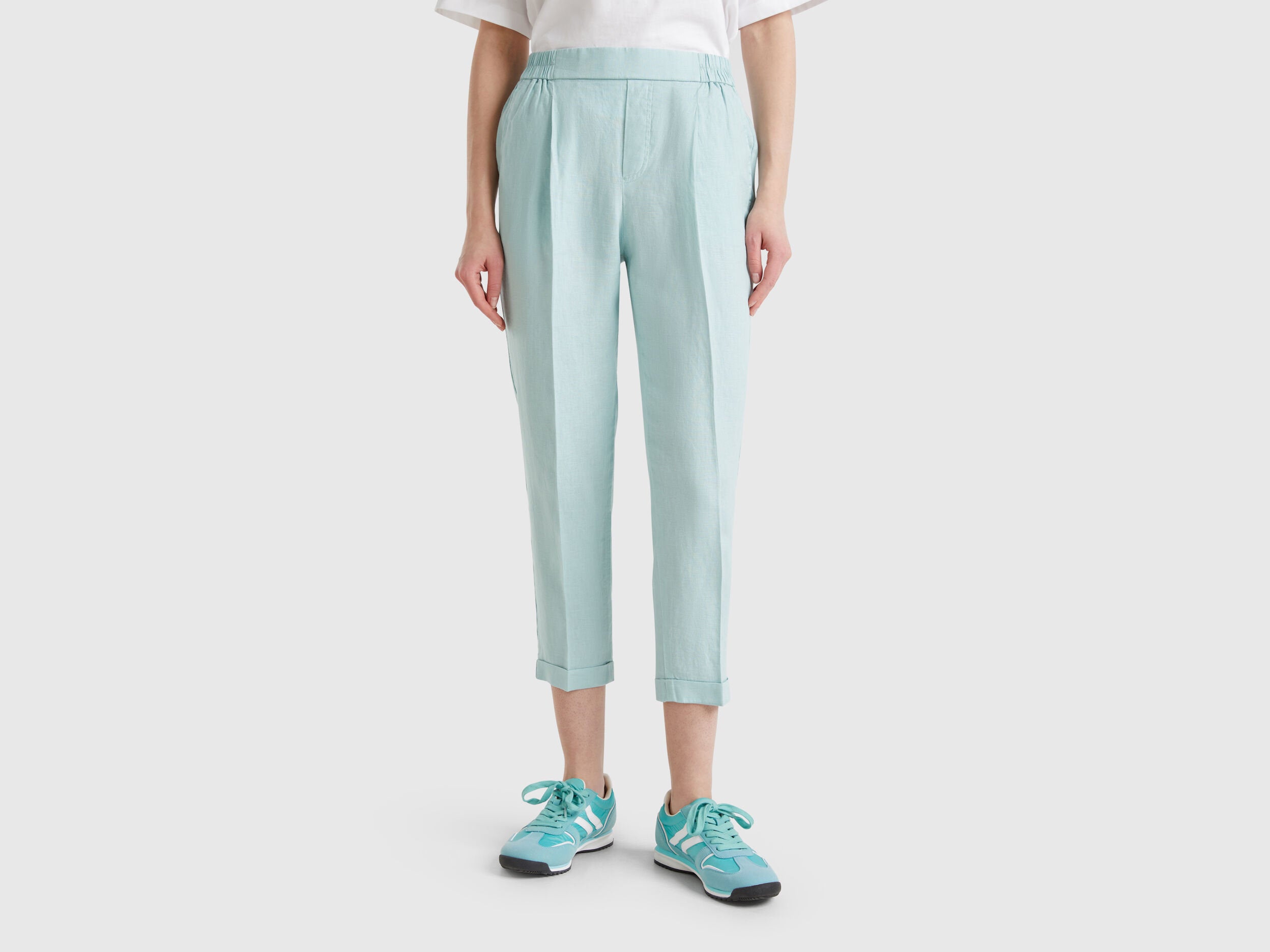 Benetton_Cropped Trousers in 100% Linen_4AGH558X5_17H_02
