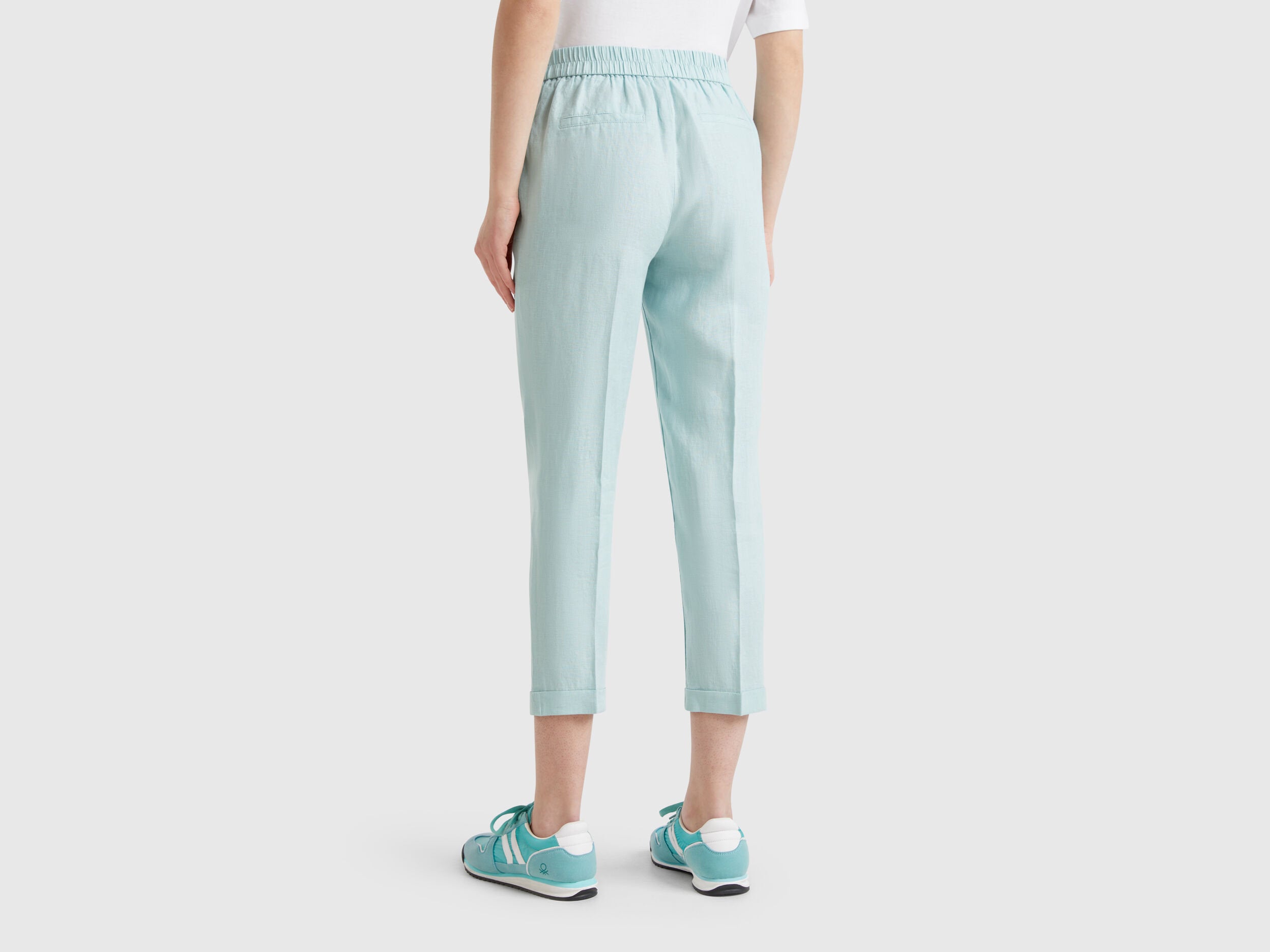 Benetton_Cropped Trousers in 100% Linen_4AGH558X5_17H_03