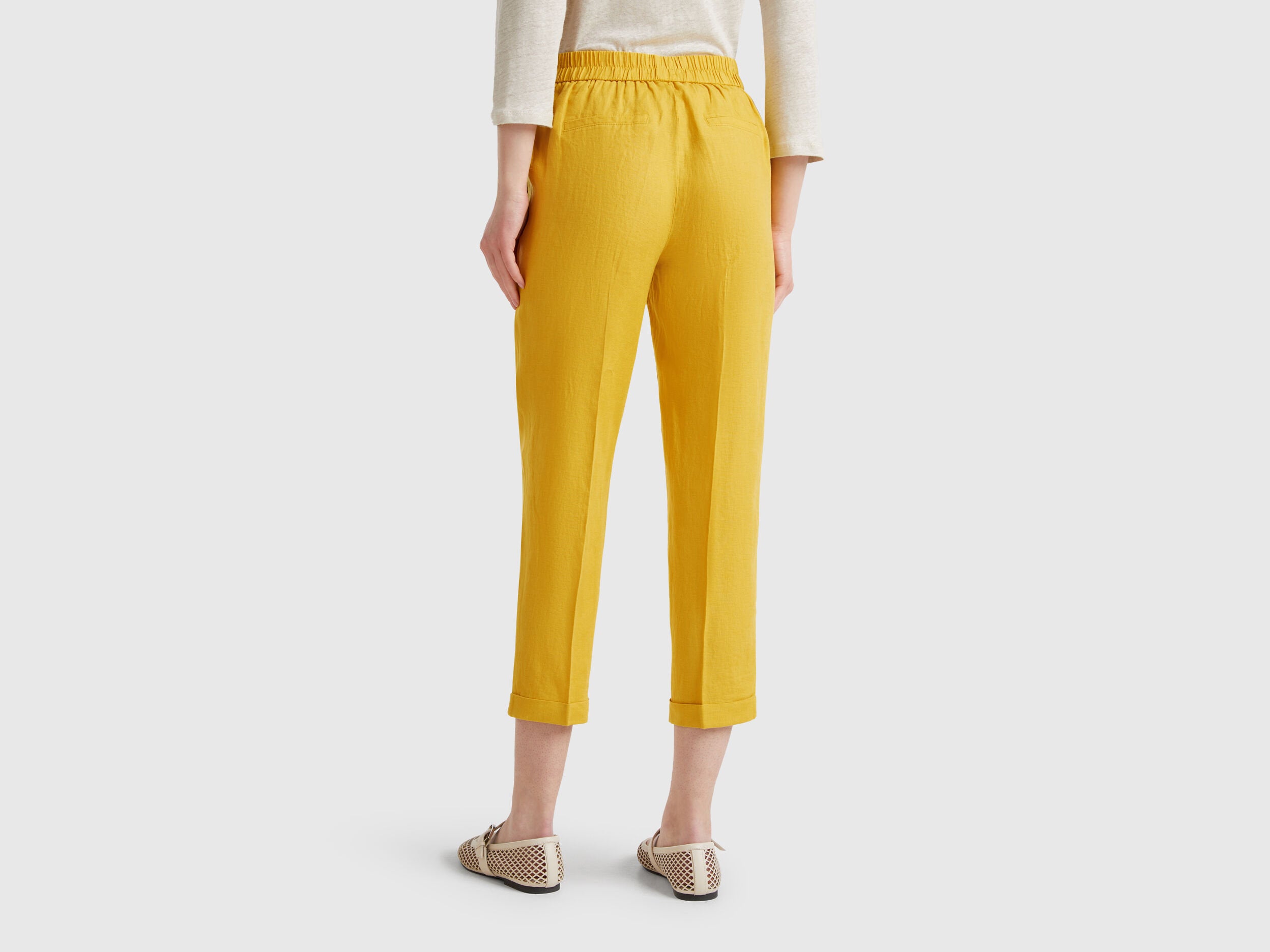 Benetton_Cropped Trousers in 100% Linen_4AGH558X5_36H_03