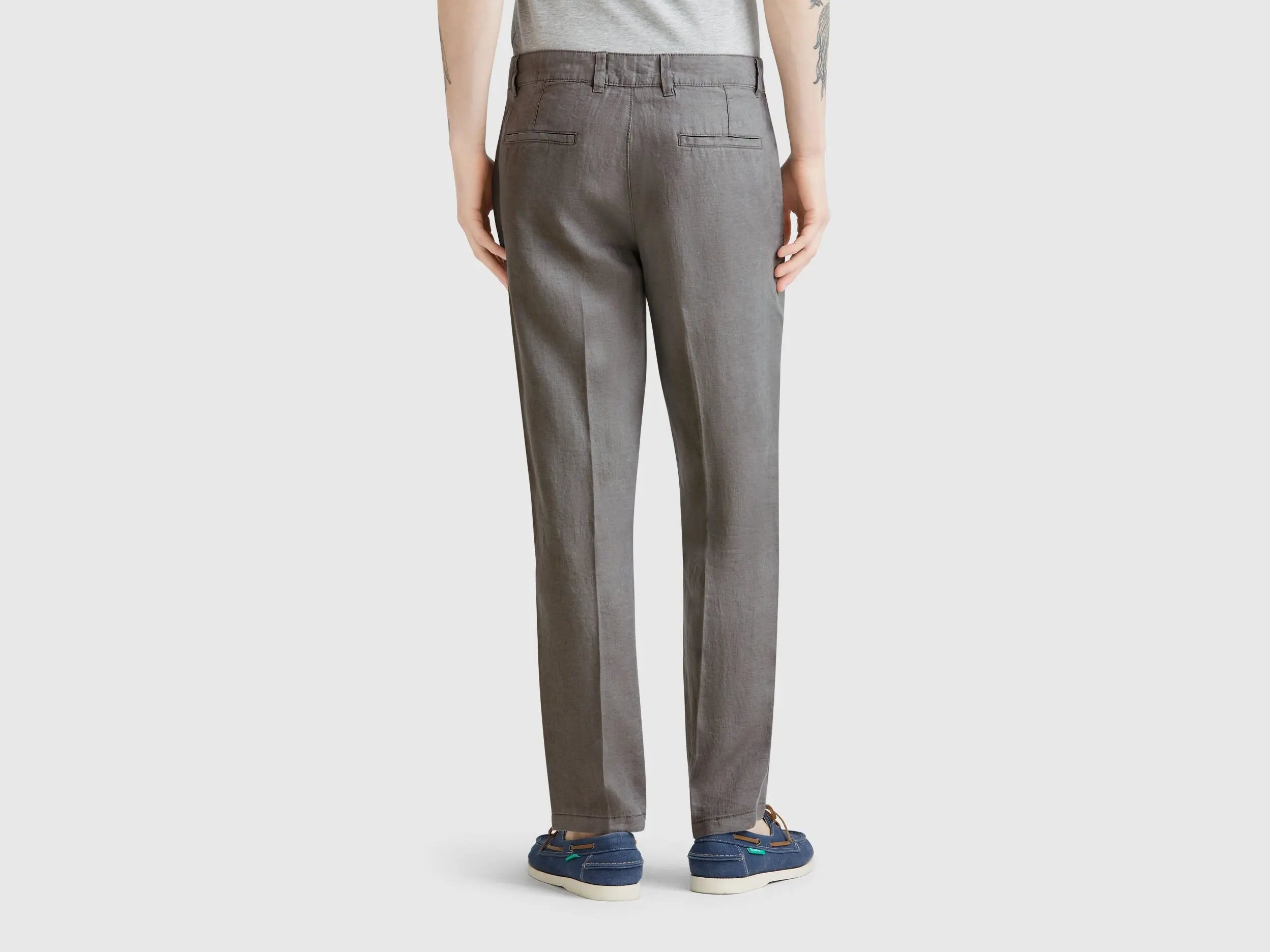 Benetton_Chinos in Pure Linen_4AGH55HW8_00W_03