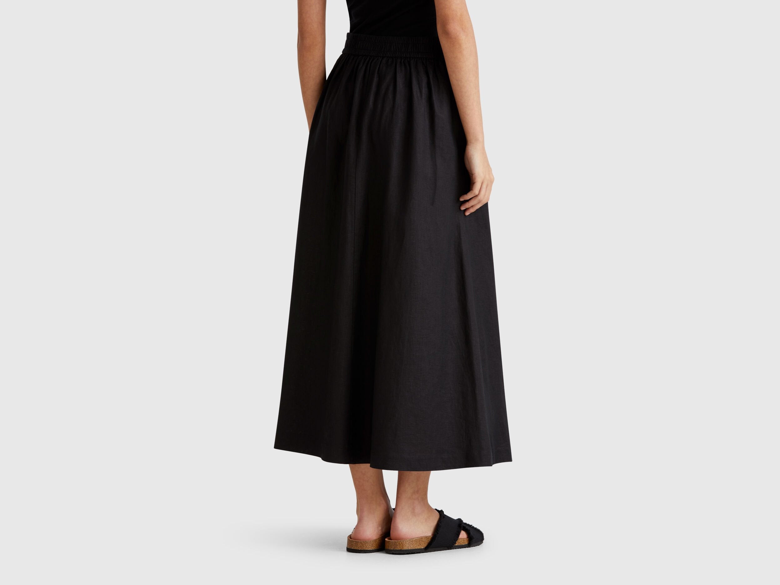 Benetton_Long Skirt in Pure Linen_4AGHD004L_100_03
