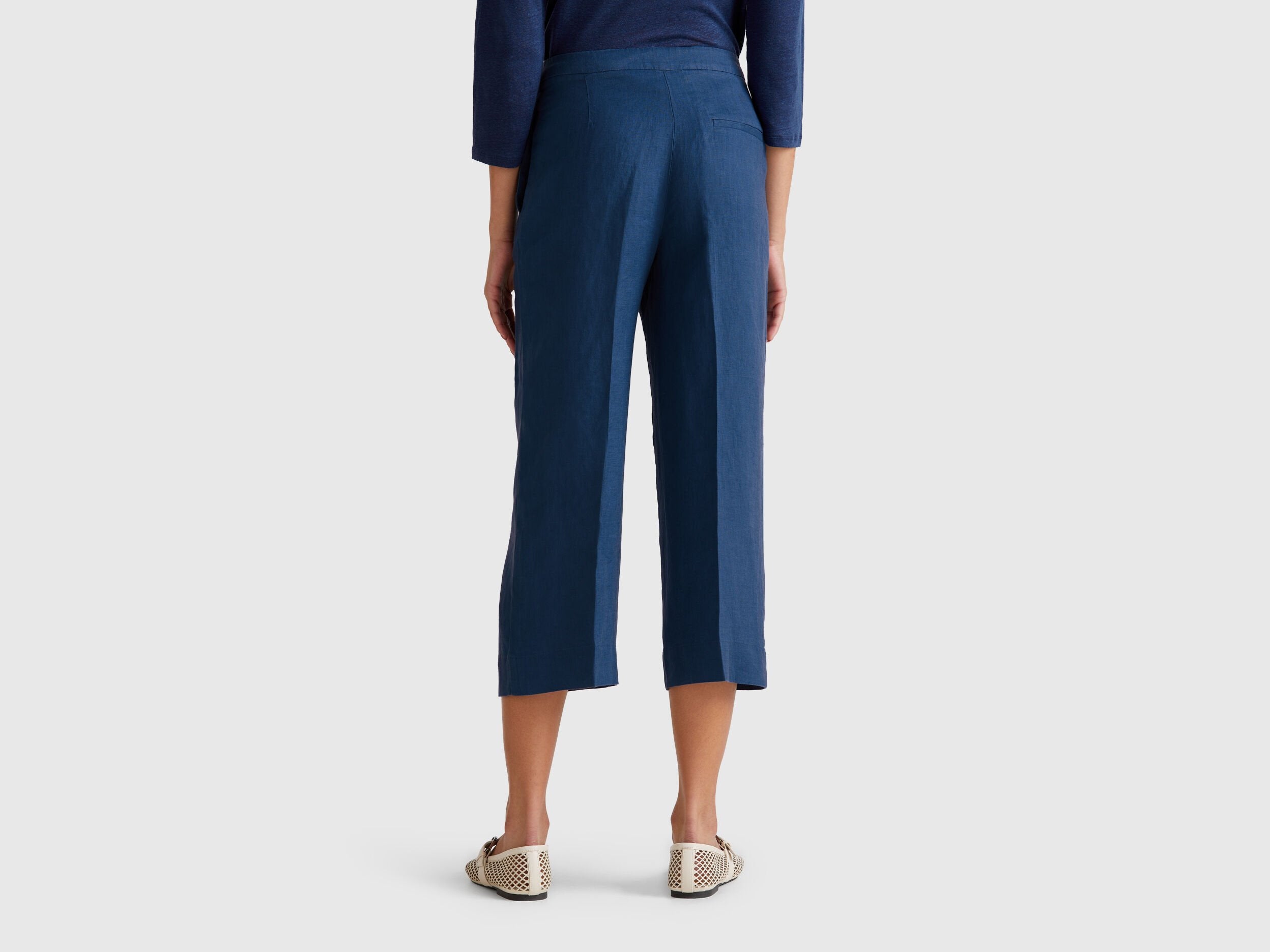 Benetton_Cropped Sweatpants in Pure Linen_4AGHDF08M_217_03