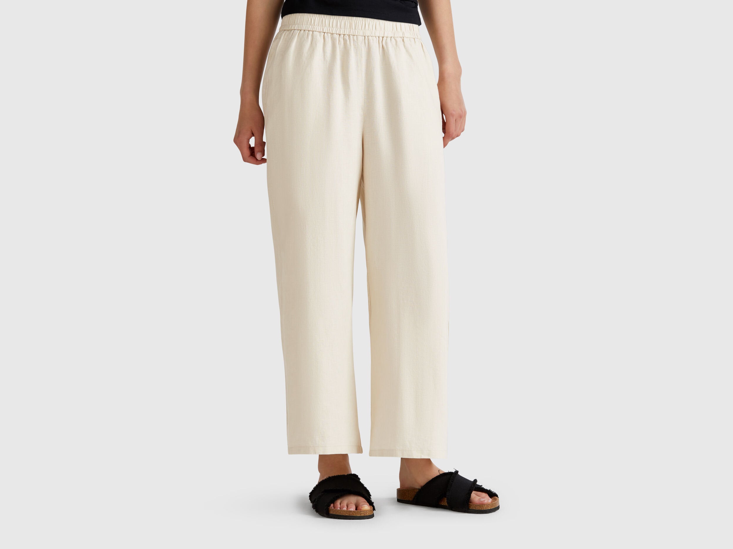 Benetton_Wide Leg Trousers in Pure Linen_4AGHDF09G_152_02