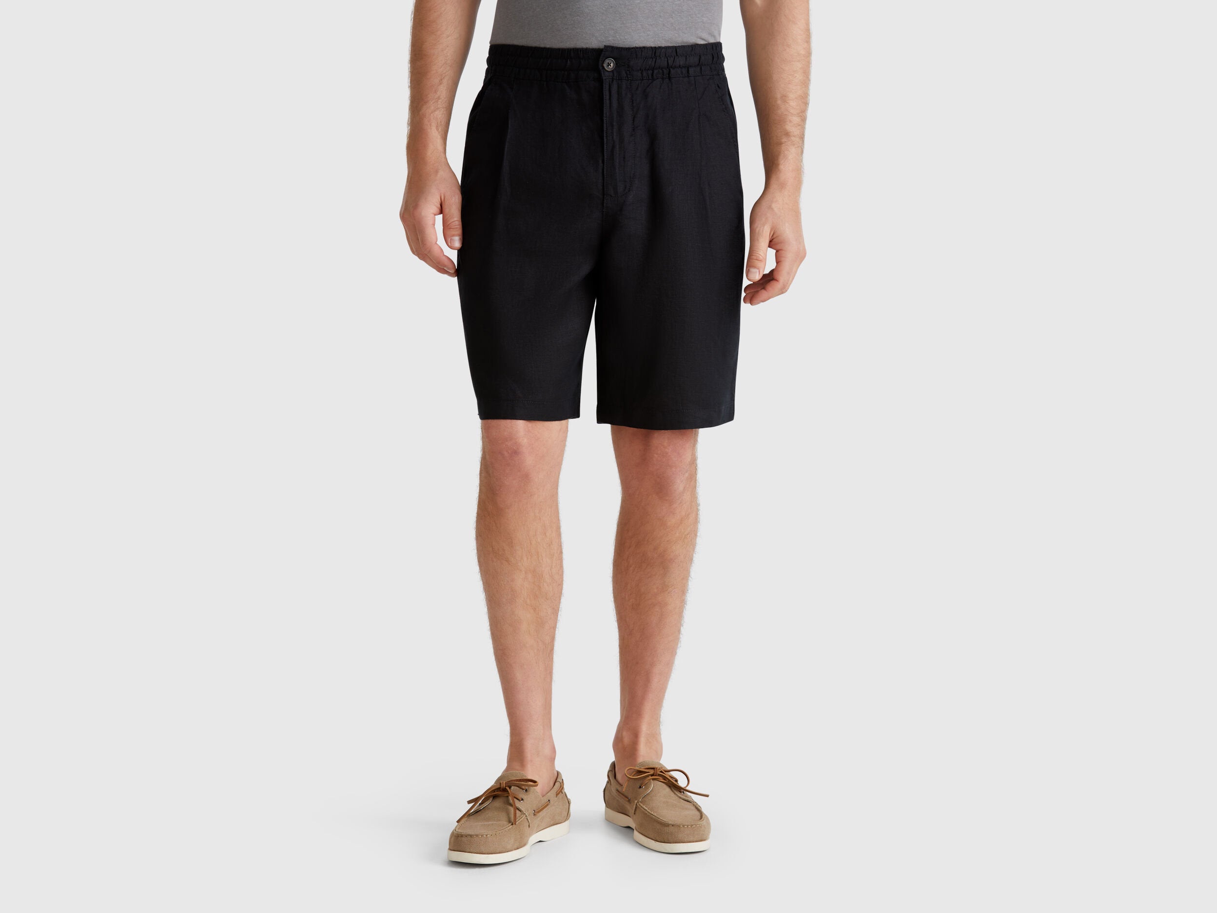 Benetton_Bermuda Shorts with Drawstring in Pure Linen_4AGHU900Z_100_02
