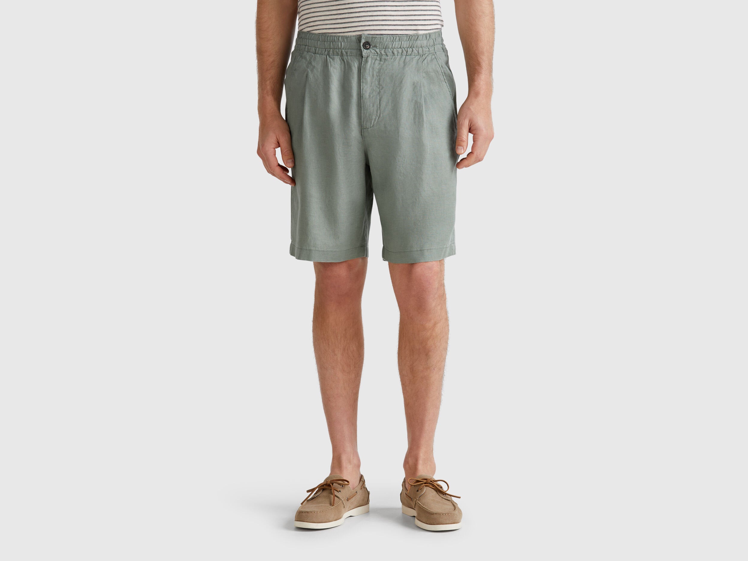 Benetton_Bermuda Shorts with Drawstring in Pure Linen_4AGHU900Z_26Y_02