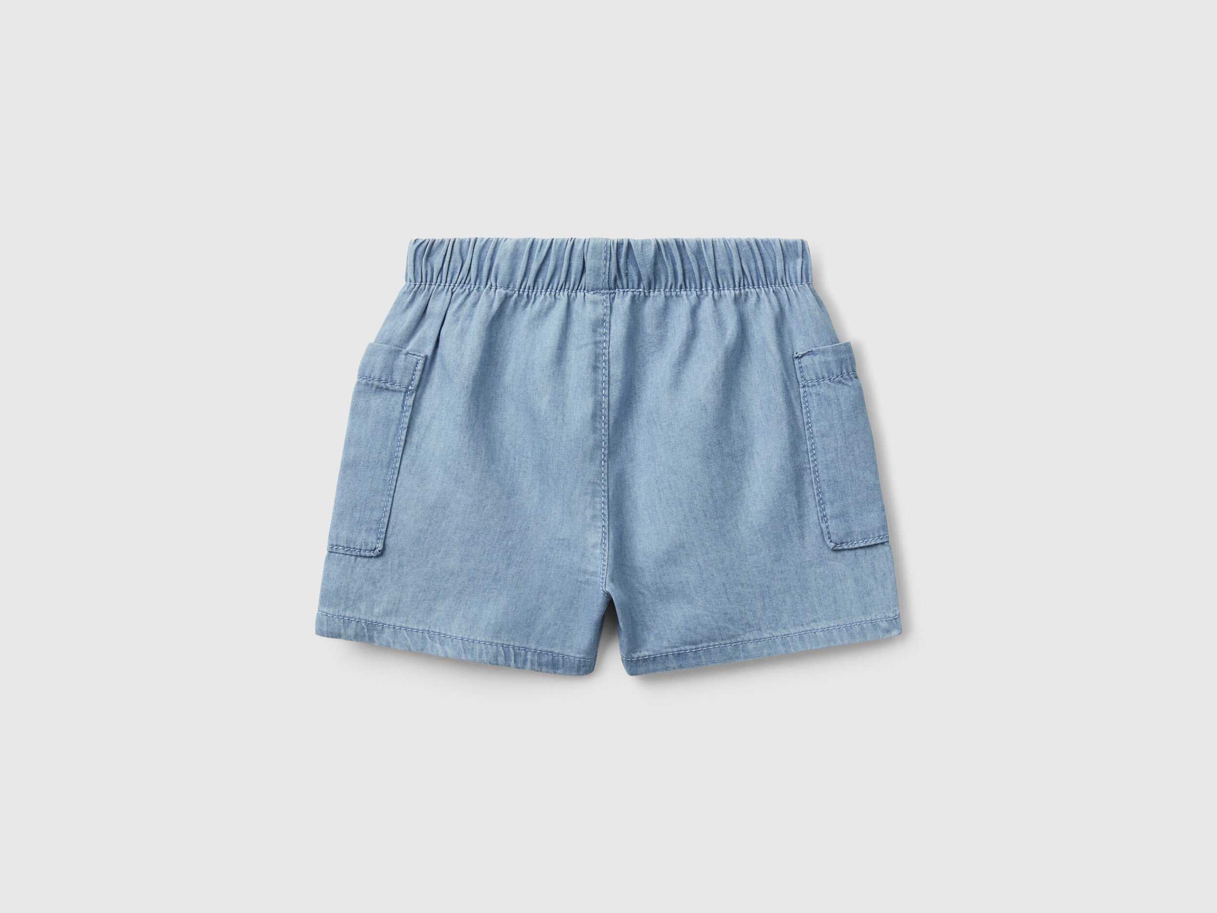 Benetton_Light Denim Shorts_4DHJA900W_902_02