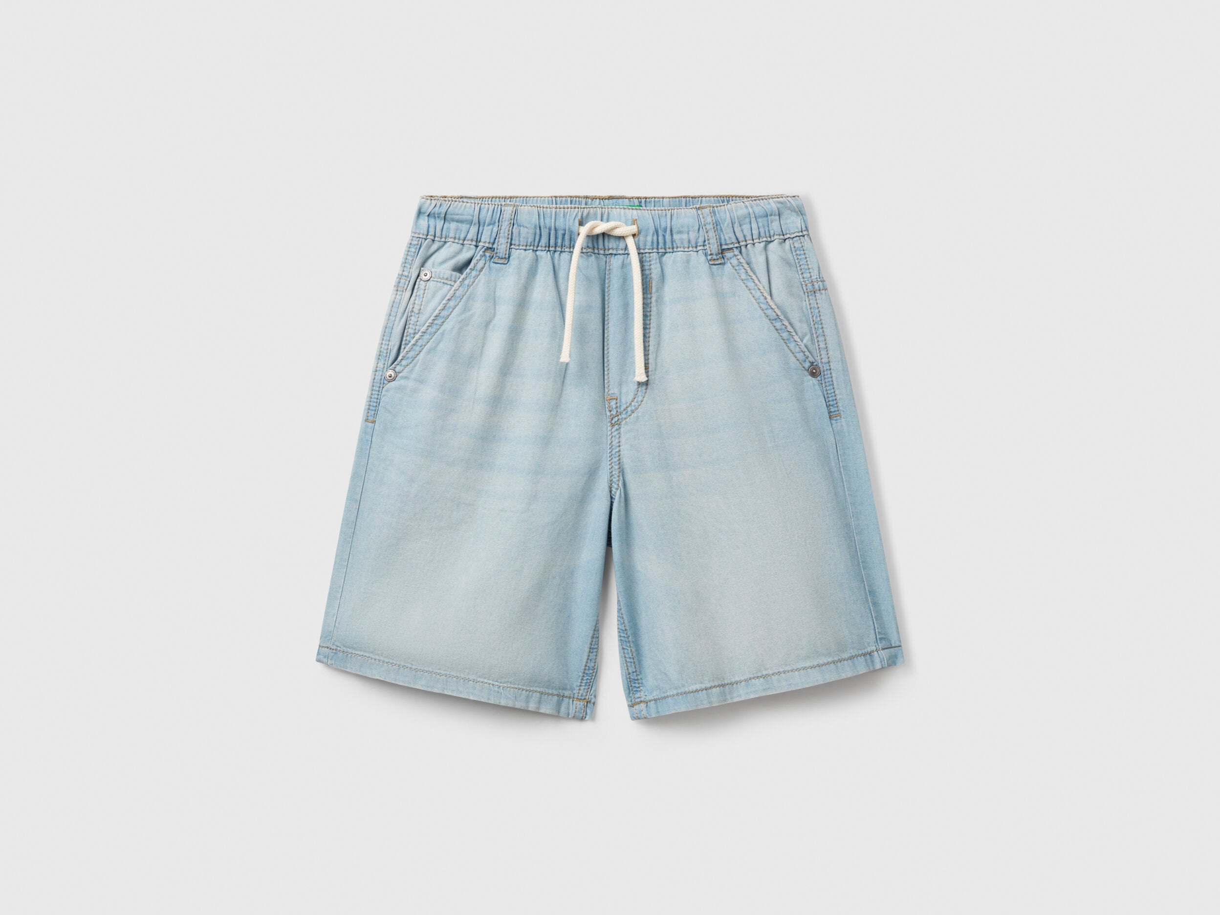 Benetton_Bermudas in Chambray_4DHJC9047_902_01