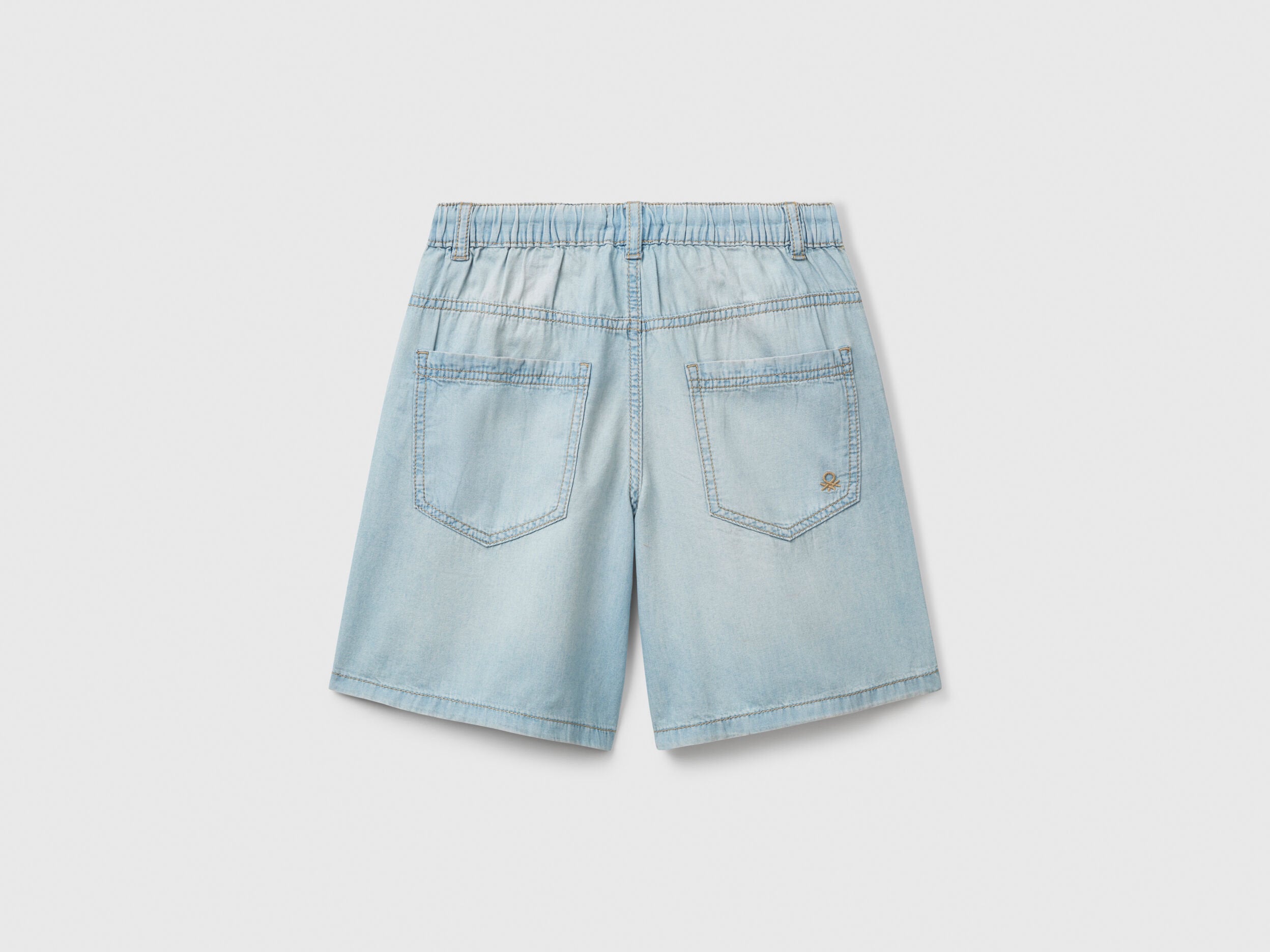 Benetton_Bermudas in Chambray_4DHJC9047_902_02