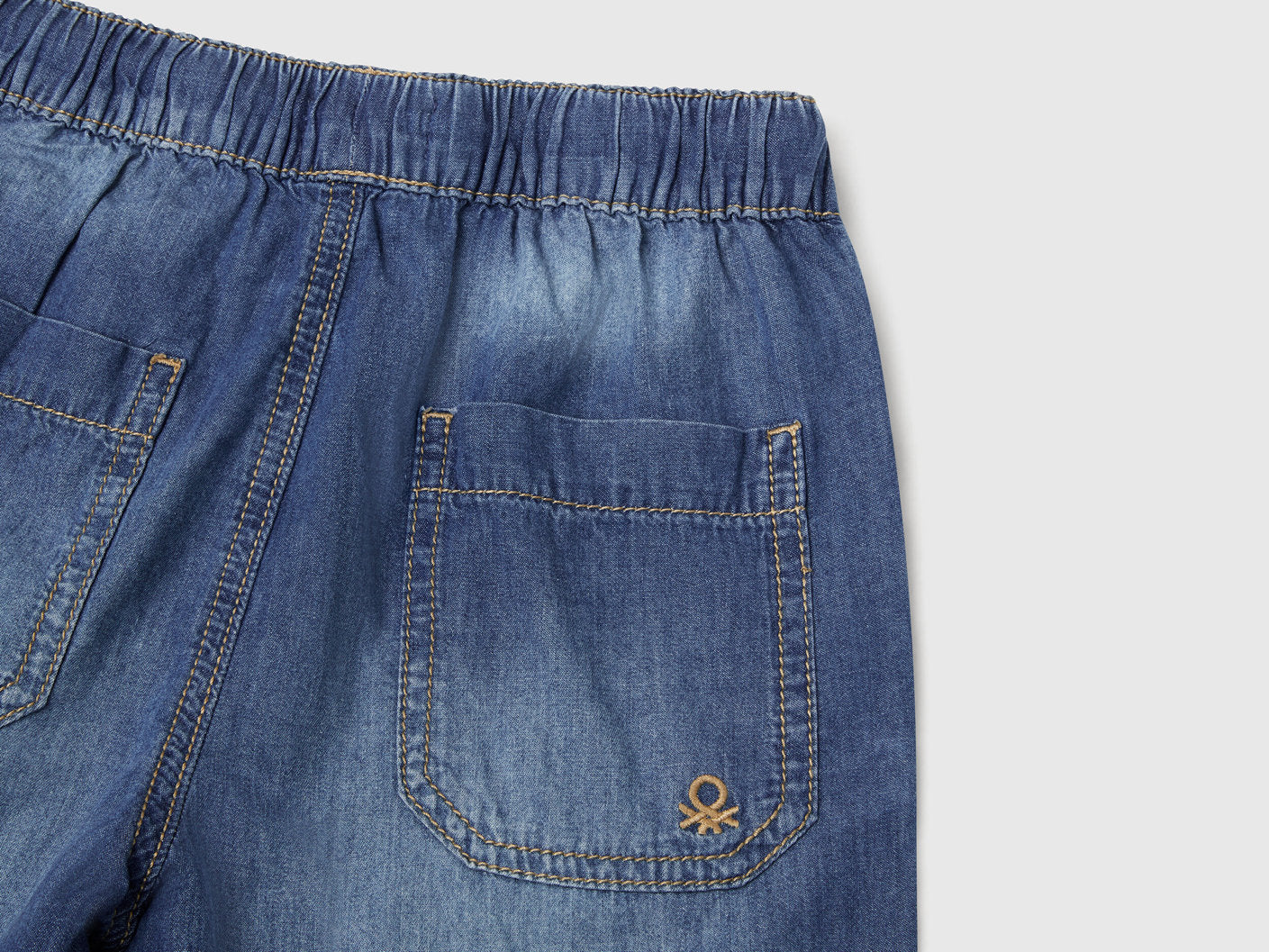 Benetton_Chambray Bermudas with Drawstring_4DHJG9034_901_03