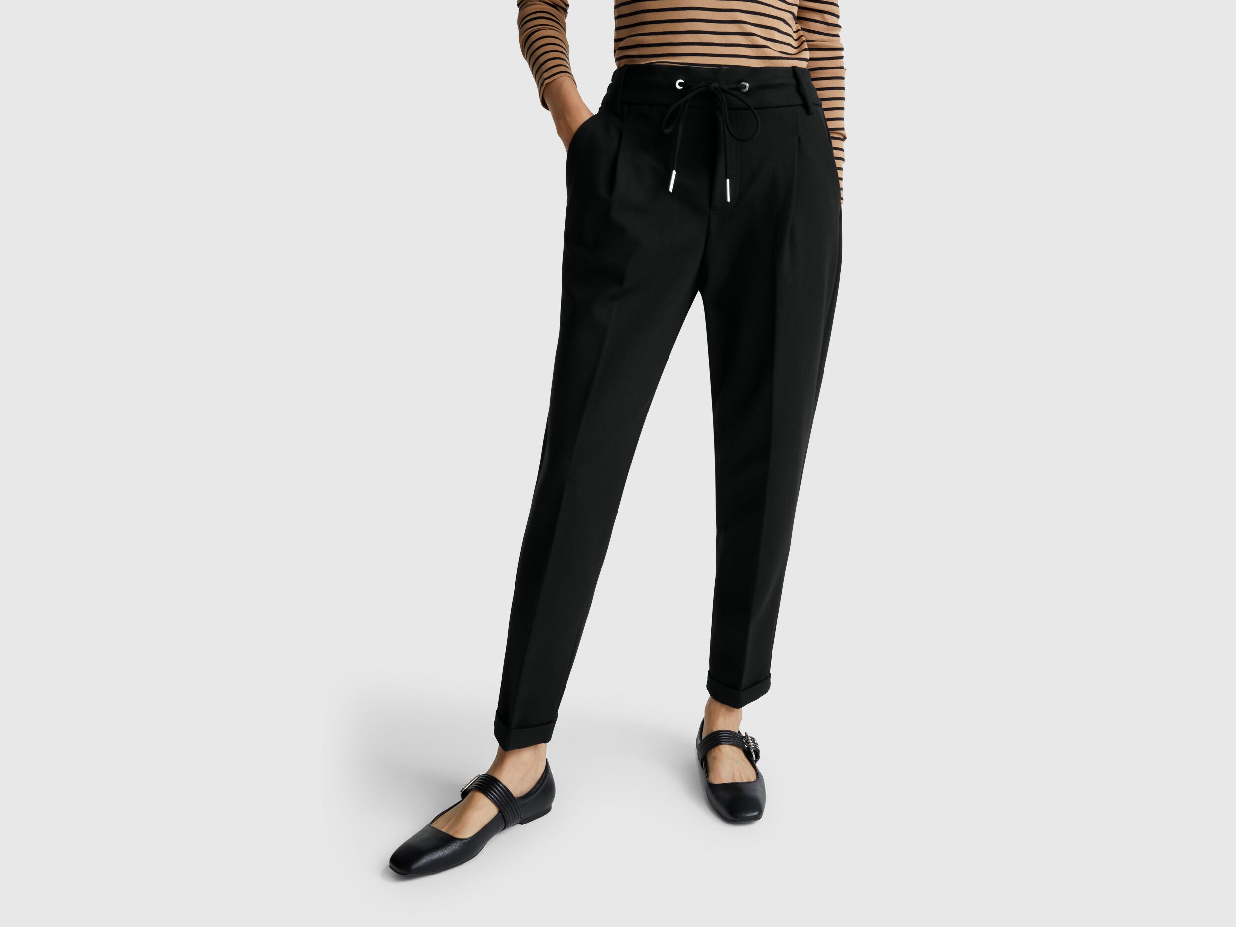 Benetton_Black_Yarn Dyed Trousers with Drawstring_4DI4DF00J_100_01