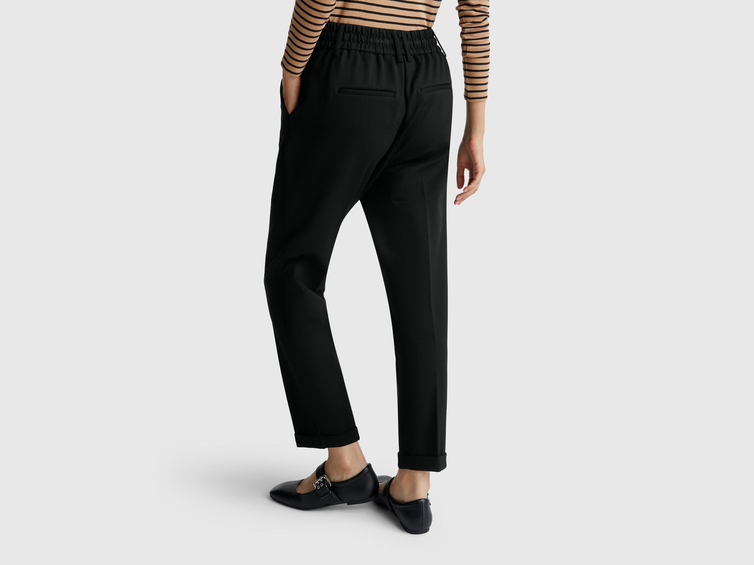 Benetton_Black_Yarn Dyed Trousers with Drawstring_4DI4DF00J_100_02
