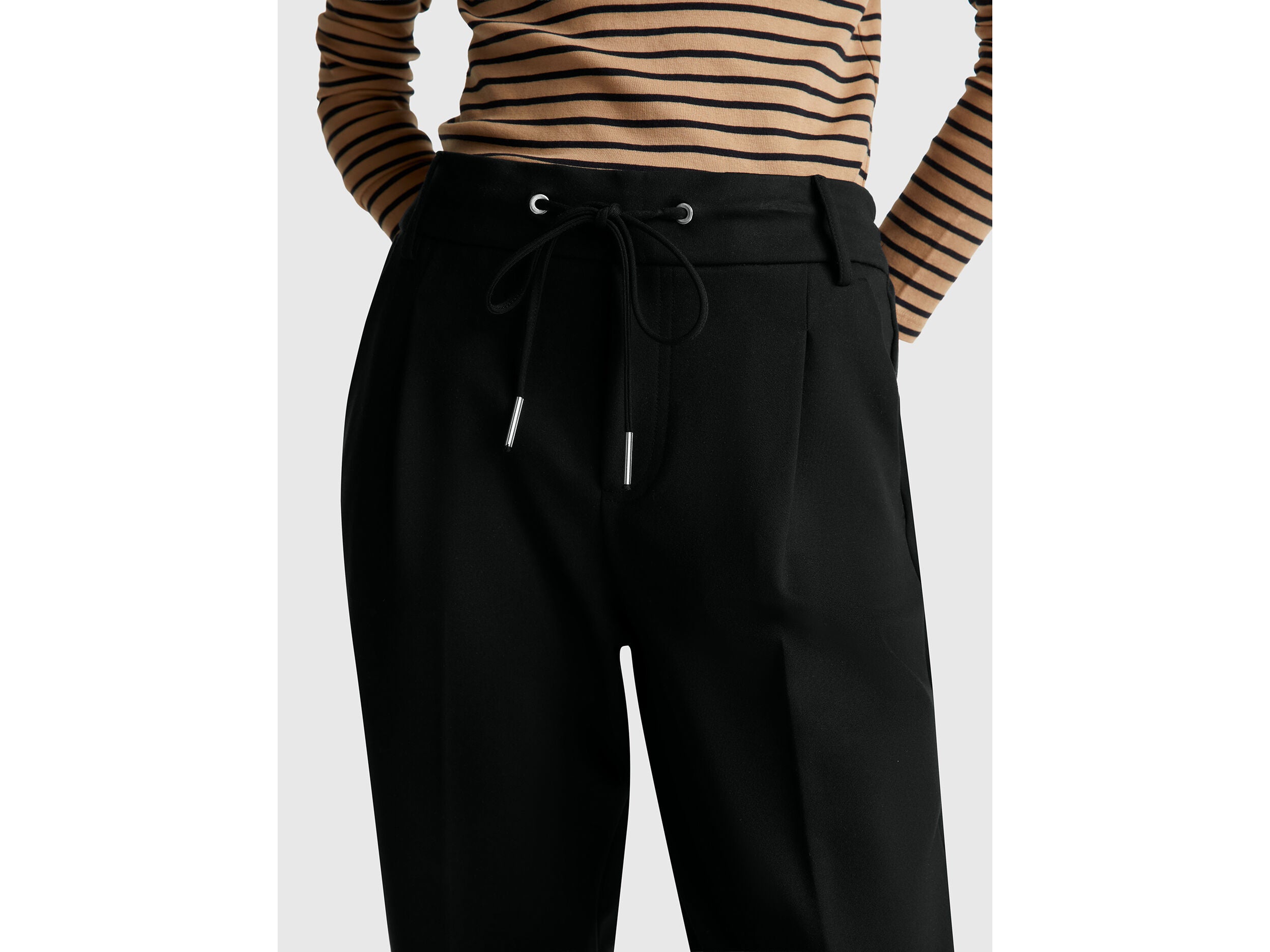 Benetton_Black_Yarn Dyed Trousers with Drawstring_4DI4DF00J_100_03