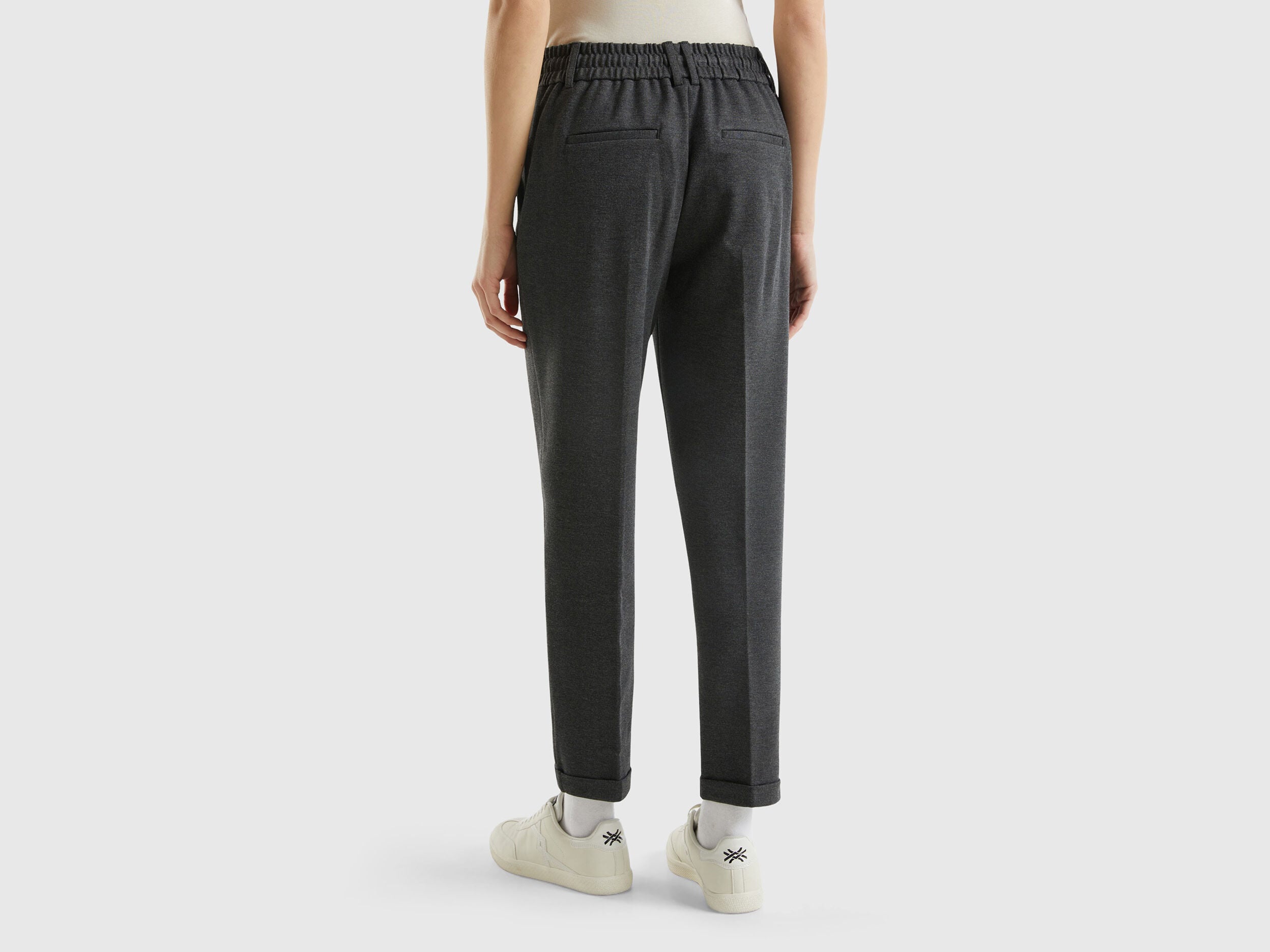 Benetton_Gray_Yarn Dyed Trousers with Drawstring_4DI4DF00J_907_03