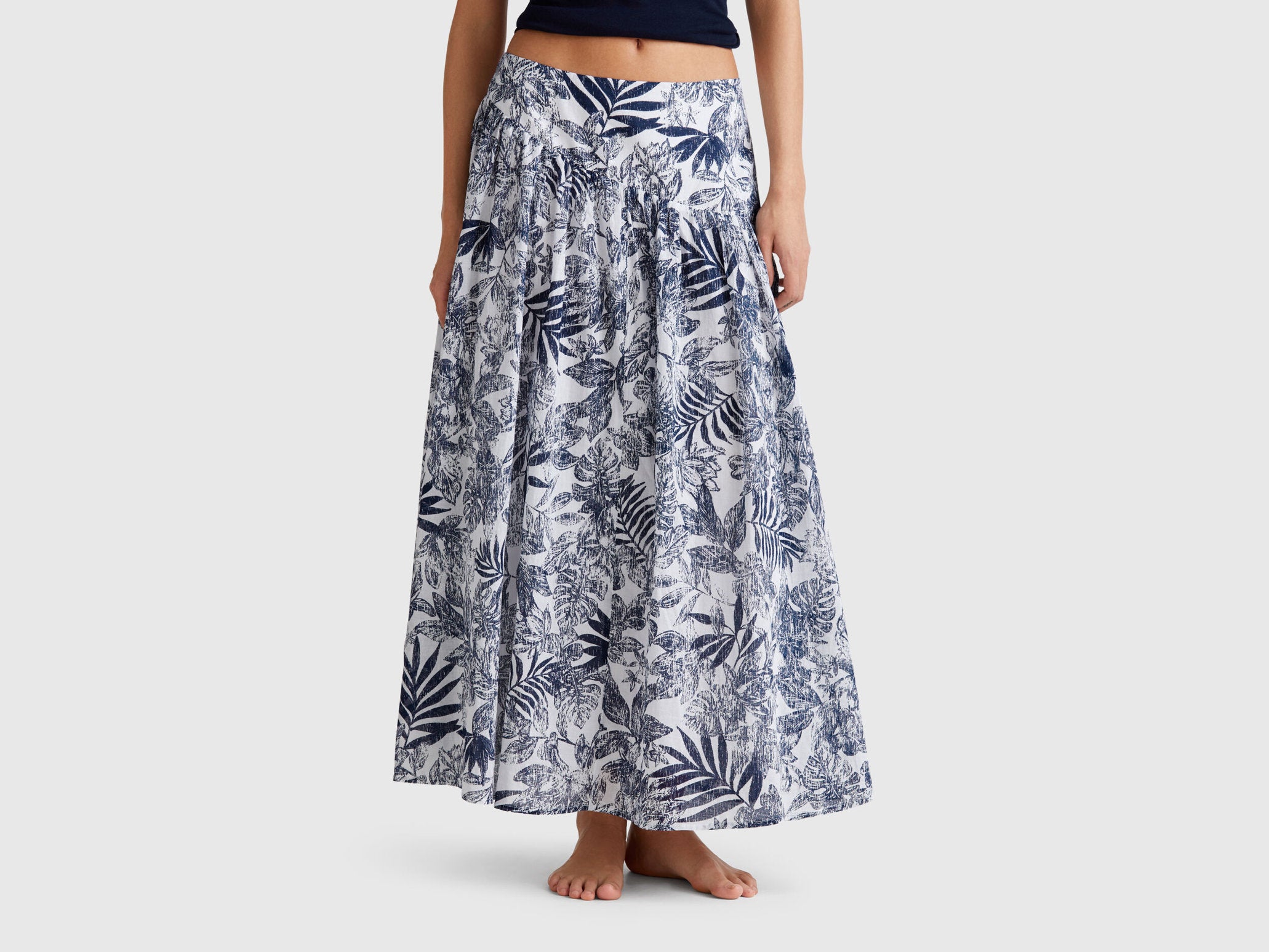 Benetton_Long Skirt with Tropical Print_4ENDD004R_71T_02
