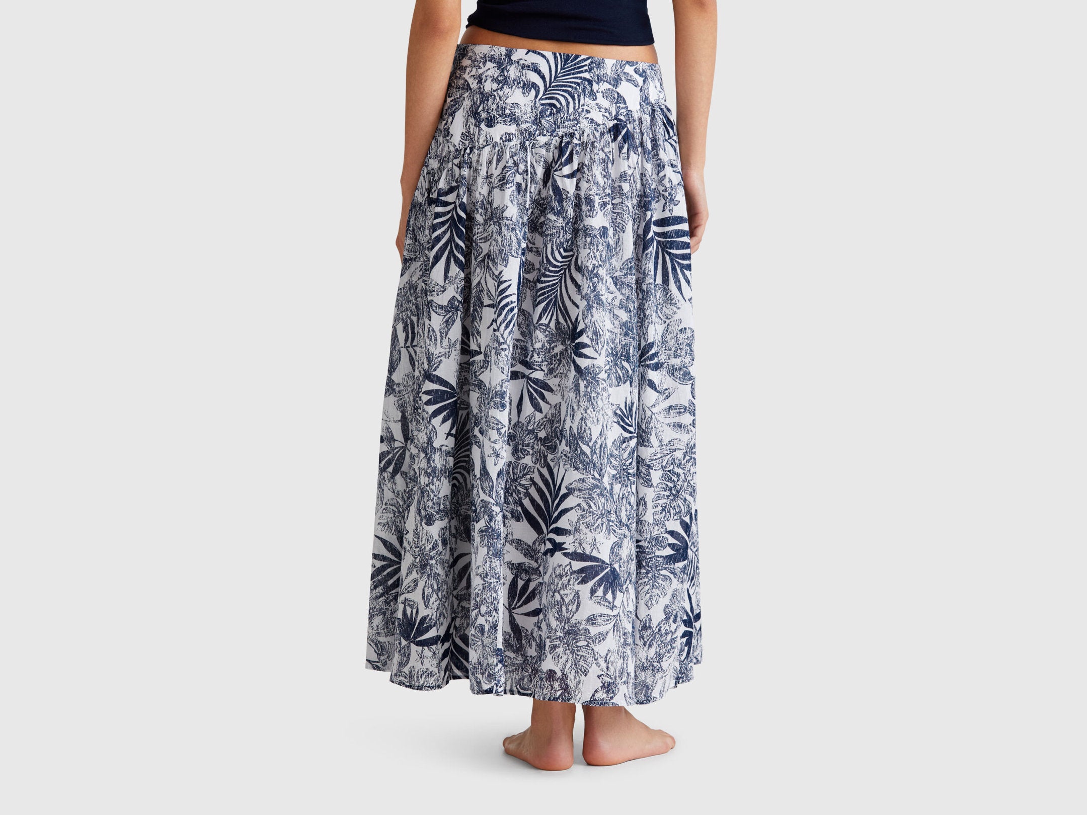 Benetton_Long Skirt with Tropical Print_4ENDD004R_71T_03