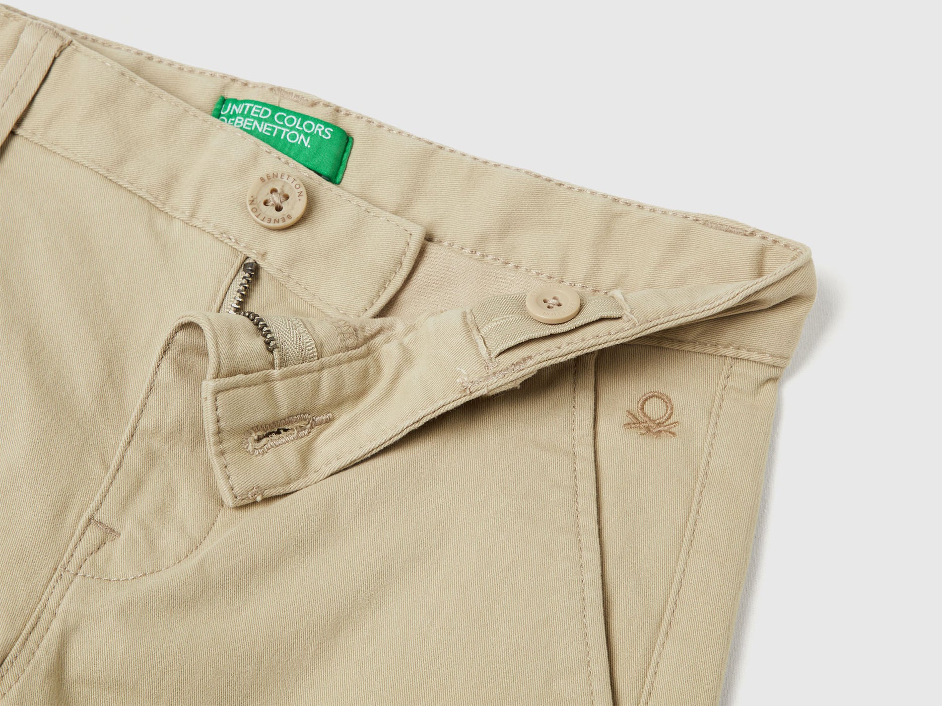 Benetton_Beige_Slim Fit Chinos in Stretch Cotton_4HM6CF04X_39A_03