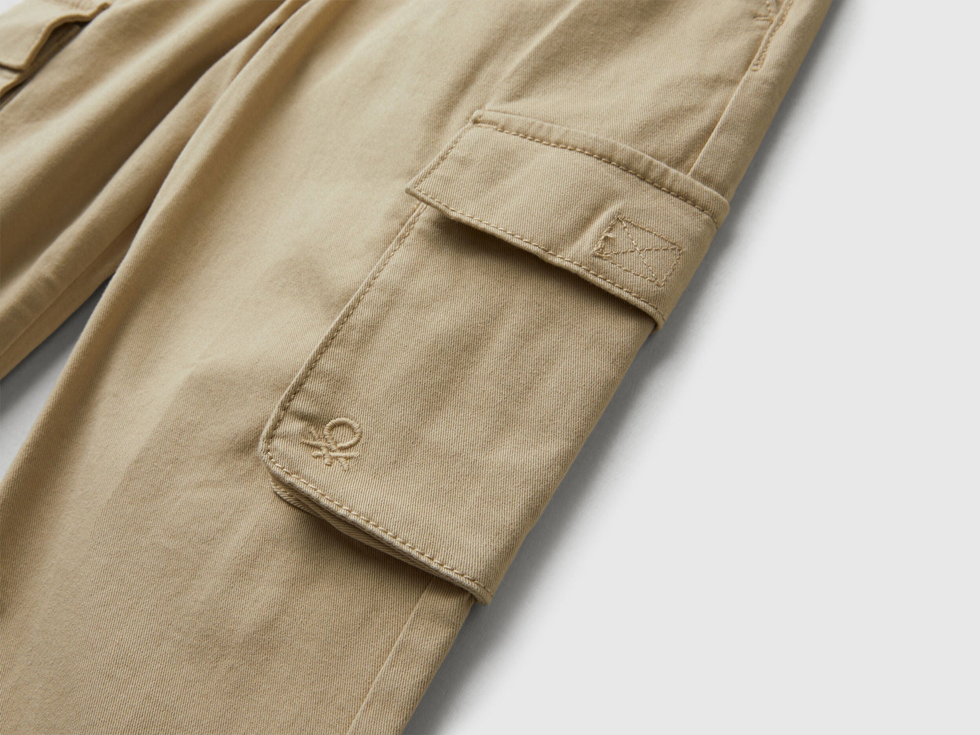 Benetton_Beige_Cargo Trousers with Drawstring_4HM6GF01Z_39A_03