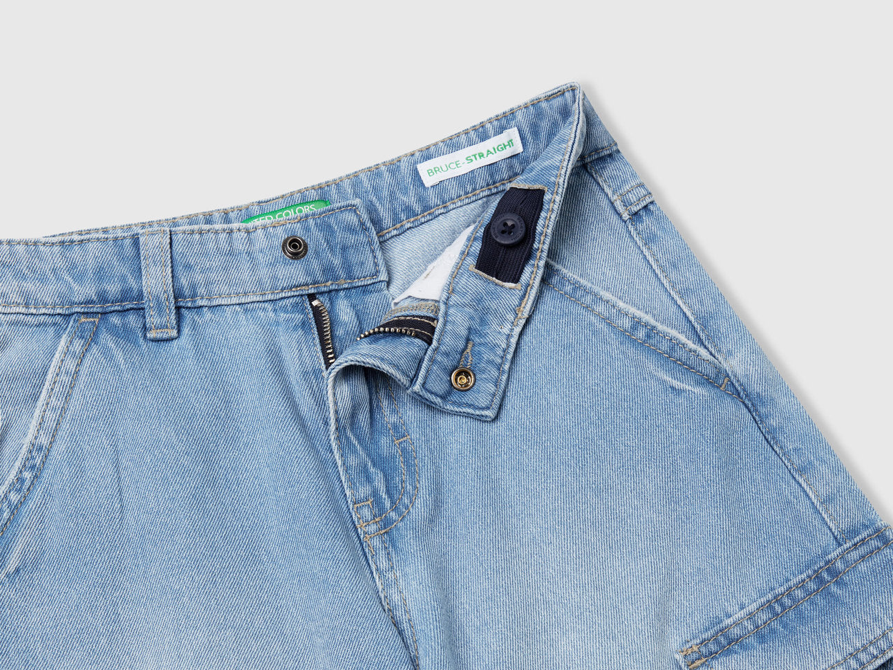 Benetton_Straight Cargo Bermudas_4KEHC9041_902_03