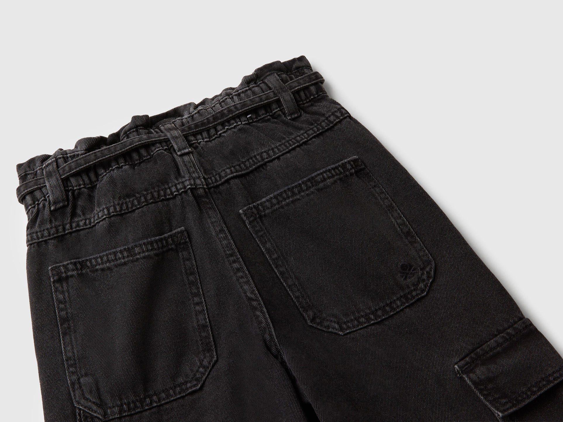 Benetton_Black_Loose Fit Cargo Jeans_4KEHCF04T_800_03