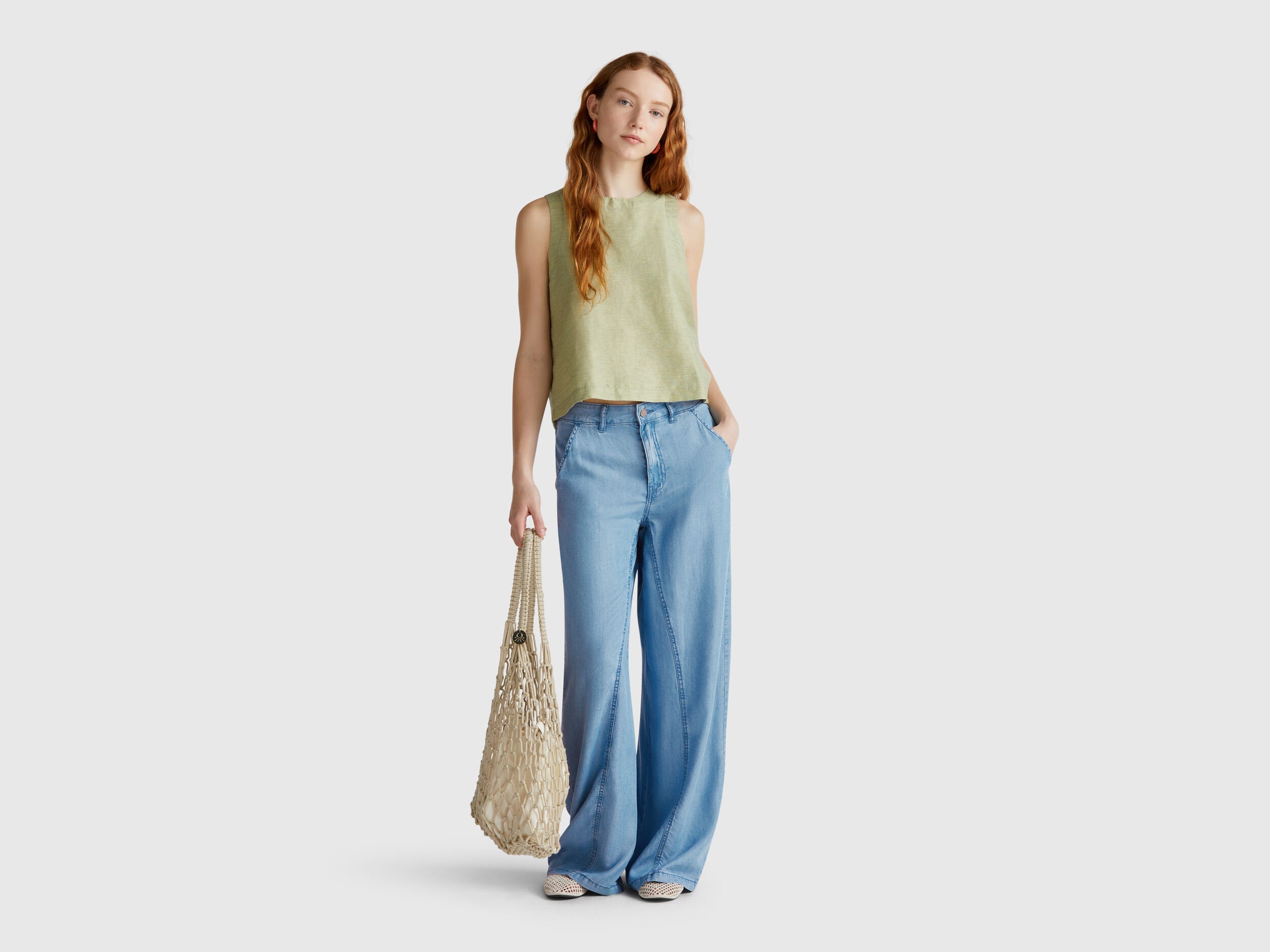 Benetton_Wide Trousers in Chambray_4KHNDF09L_902_01