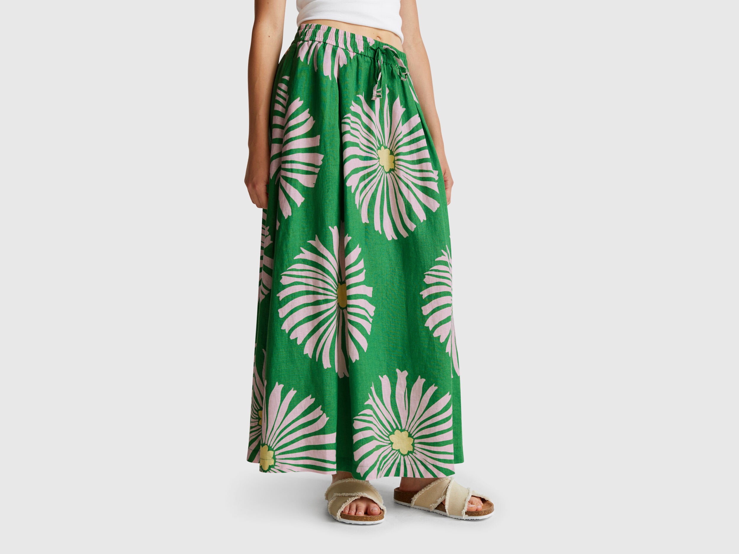 Benetton_Midi Skirt with Floral Print_4KPRD004T_69W_02