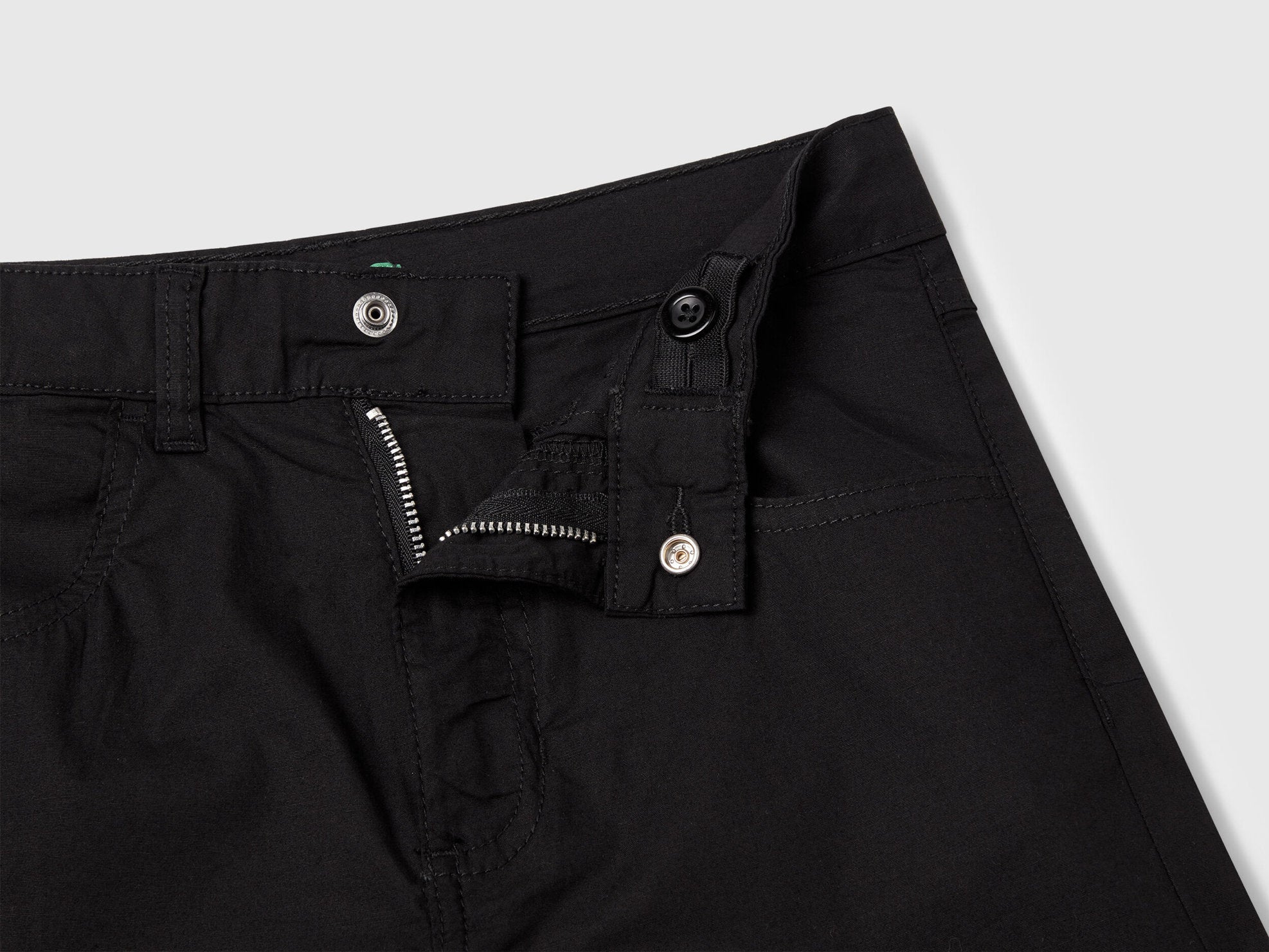 Benetton_Wide Fit Cargo Trousers_4L2VCE040_100_03