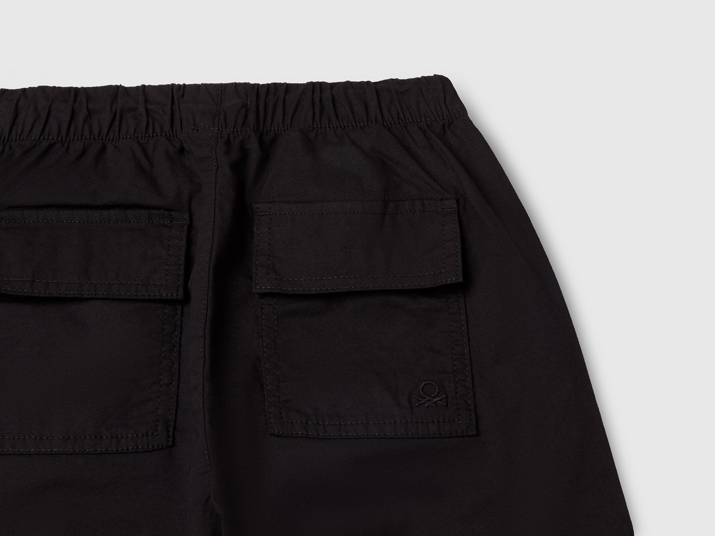 Benetton_Stretch Cotton Cargo Trousers_4L2VCF046_100_03