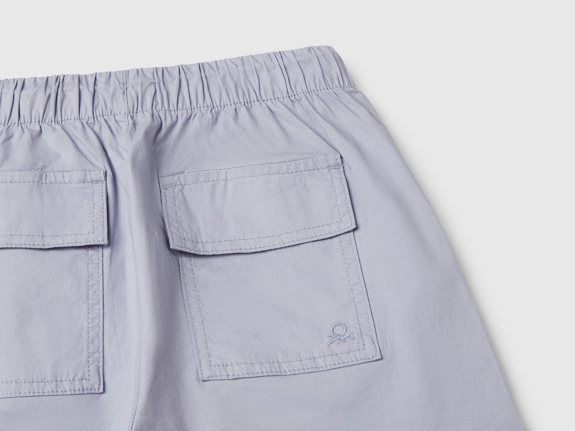 Benetton_Stretch Cotton Cargo Trousers_4L2VCF046_2M2_03