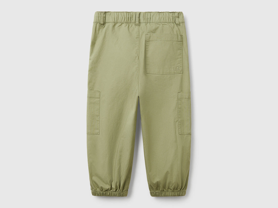 Benetton_Parachute Trousers in Stretch Cotton_4L2VGF01R_26K_02