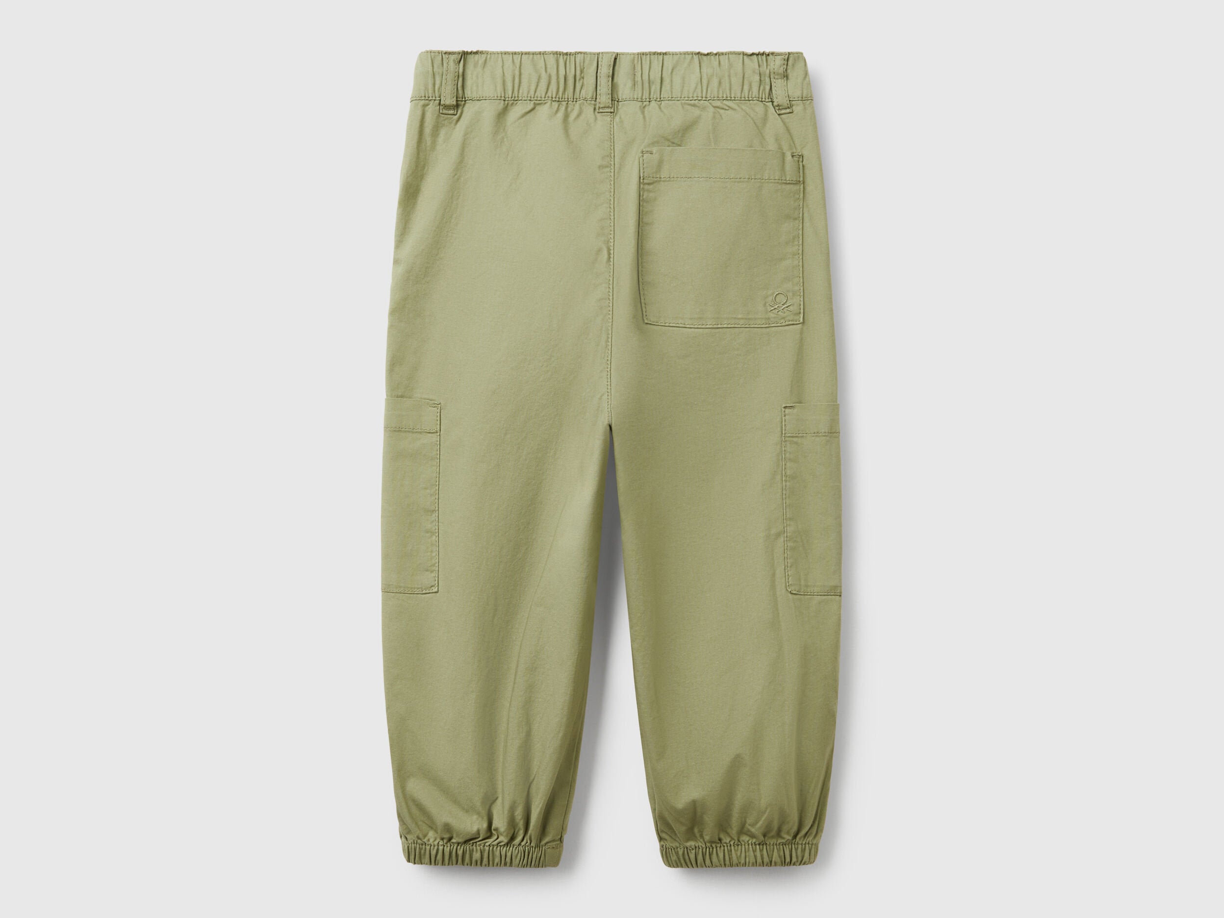 Benetton_Parachute Trousers in Stretch Cotton_4L2VGF01R_26K_02