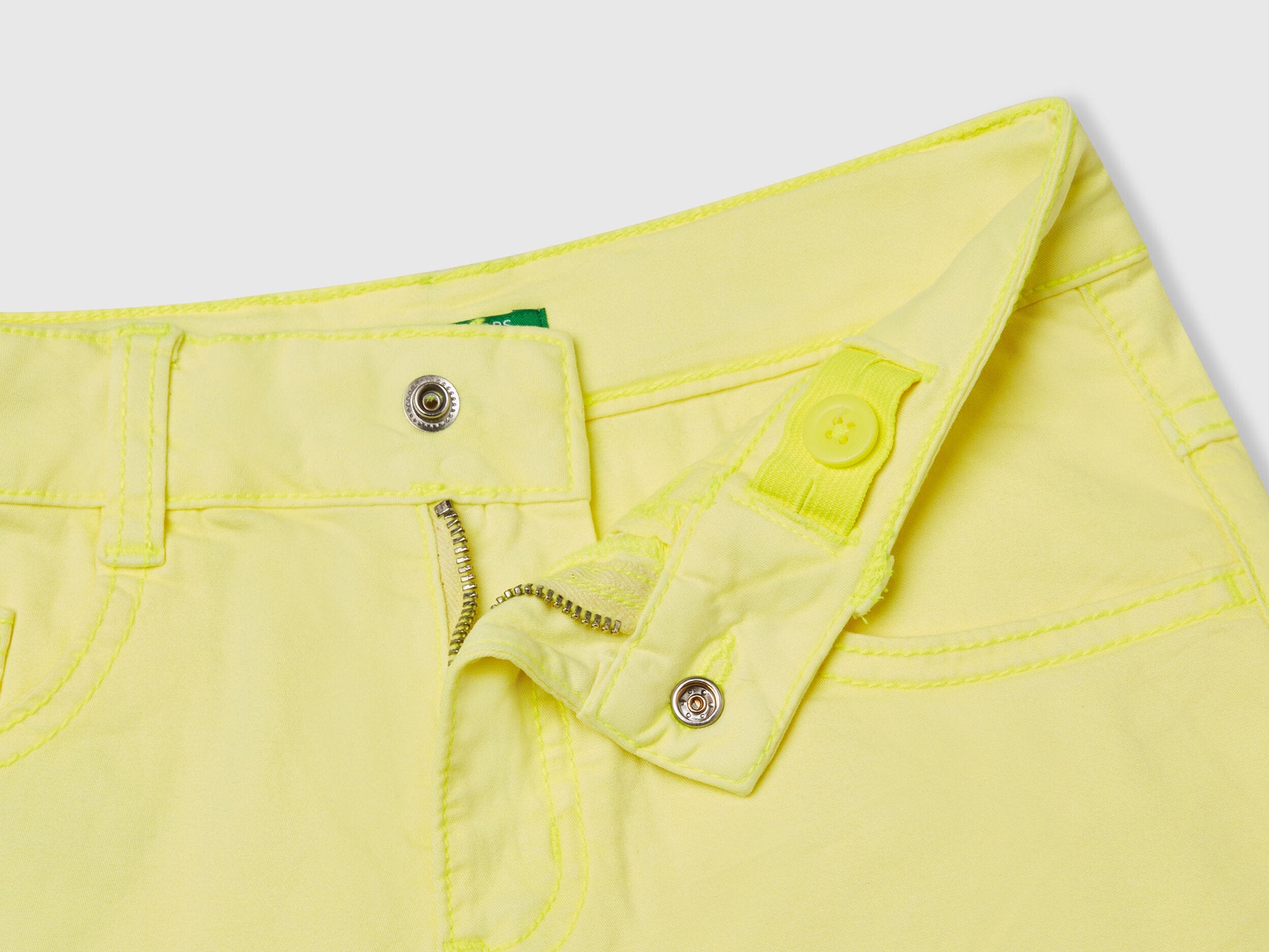 Benetton_Five Pocket Shorts_4O69C9040_901_03