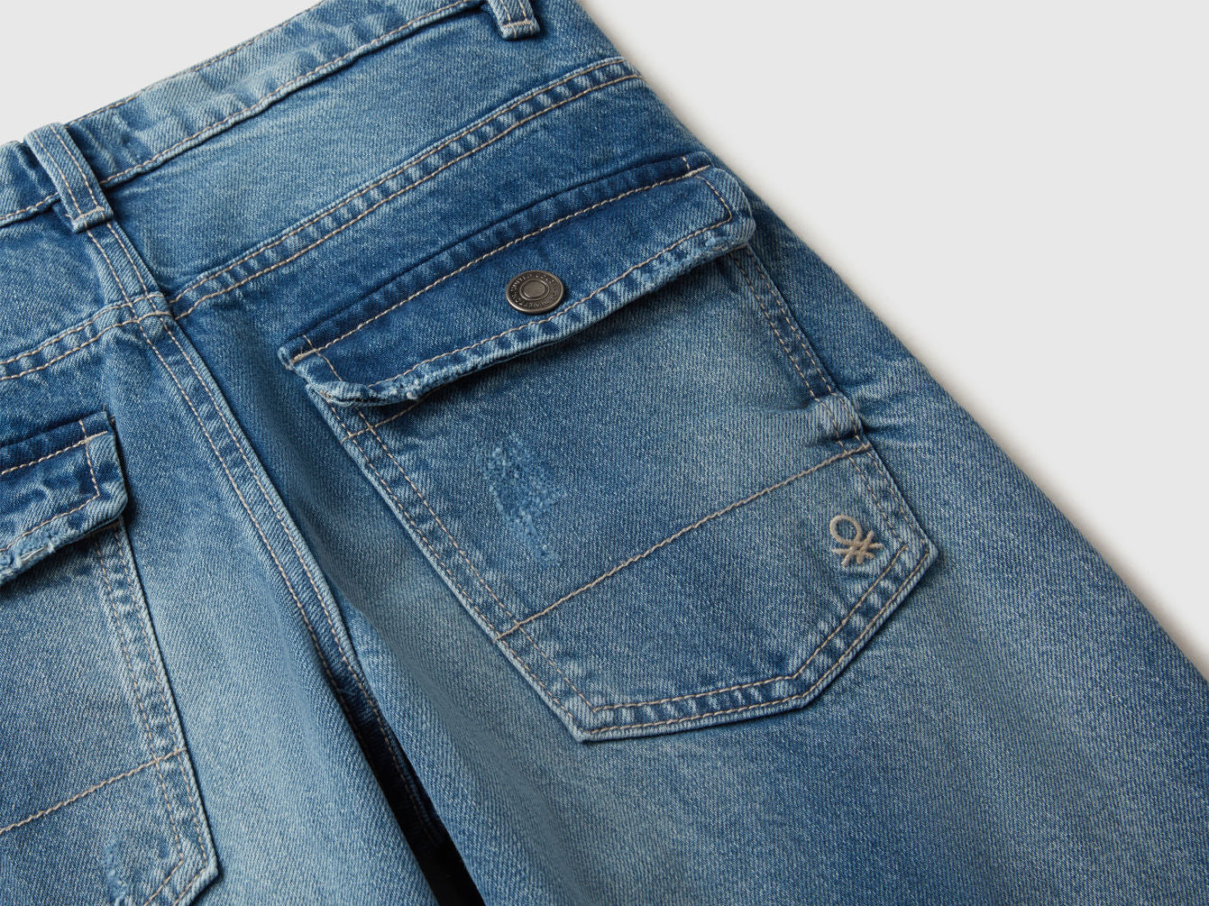 Benetton_Blue_Loose Fit Jeans_4R76CE04G_901_03