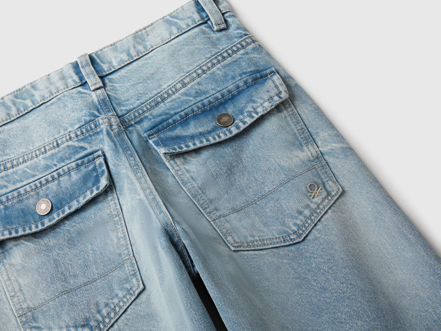 Benetton_Light Blue_Loose Fit Jeans_4R76CE04G_902_03