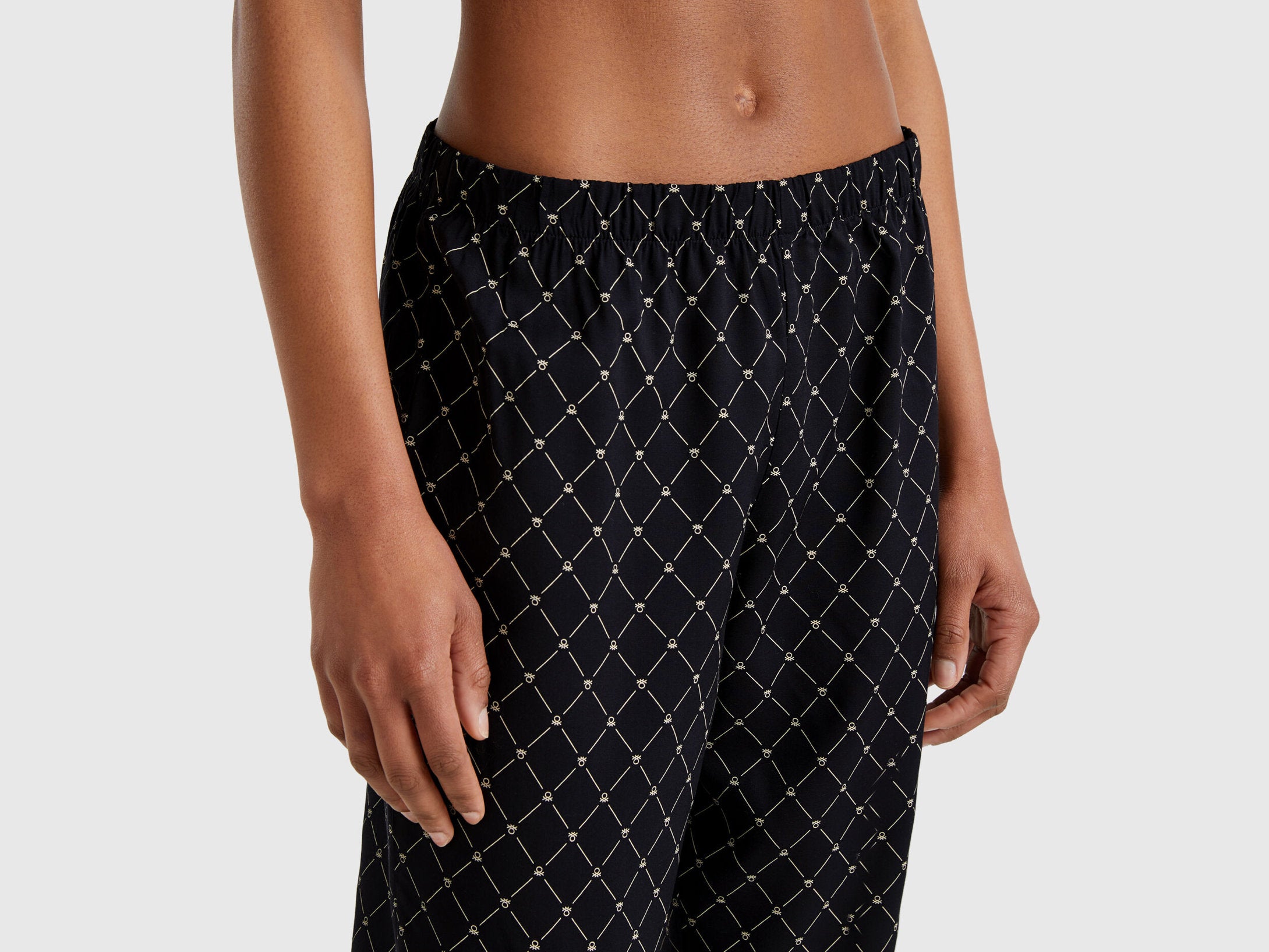 Benetton_Flowy Pyjamas with Print_4T3U3P00R_76L_03