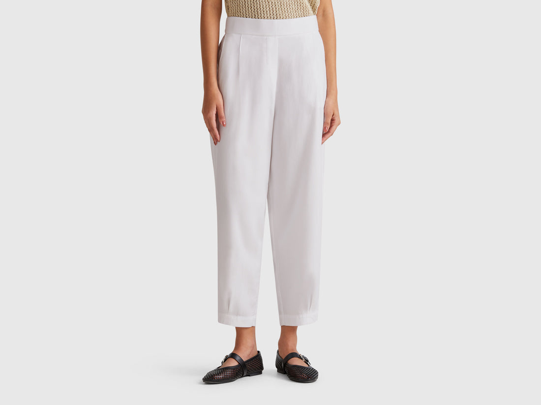 Benetton_Flowy Trousers with Pleats_4T91DF08L_101_02