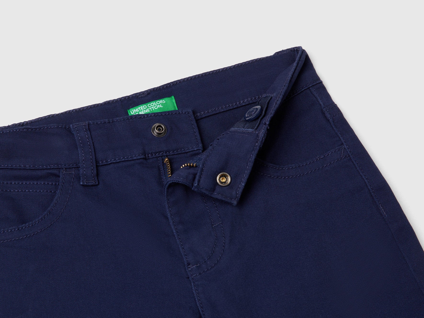Benetton_Five-Pocket Stretch Trousers_4TCGGE009_252_03