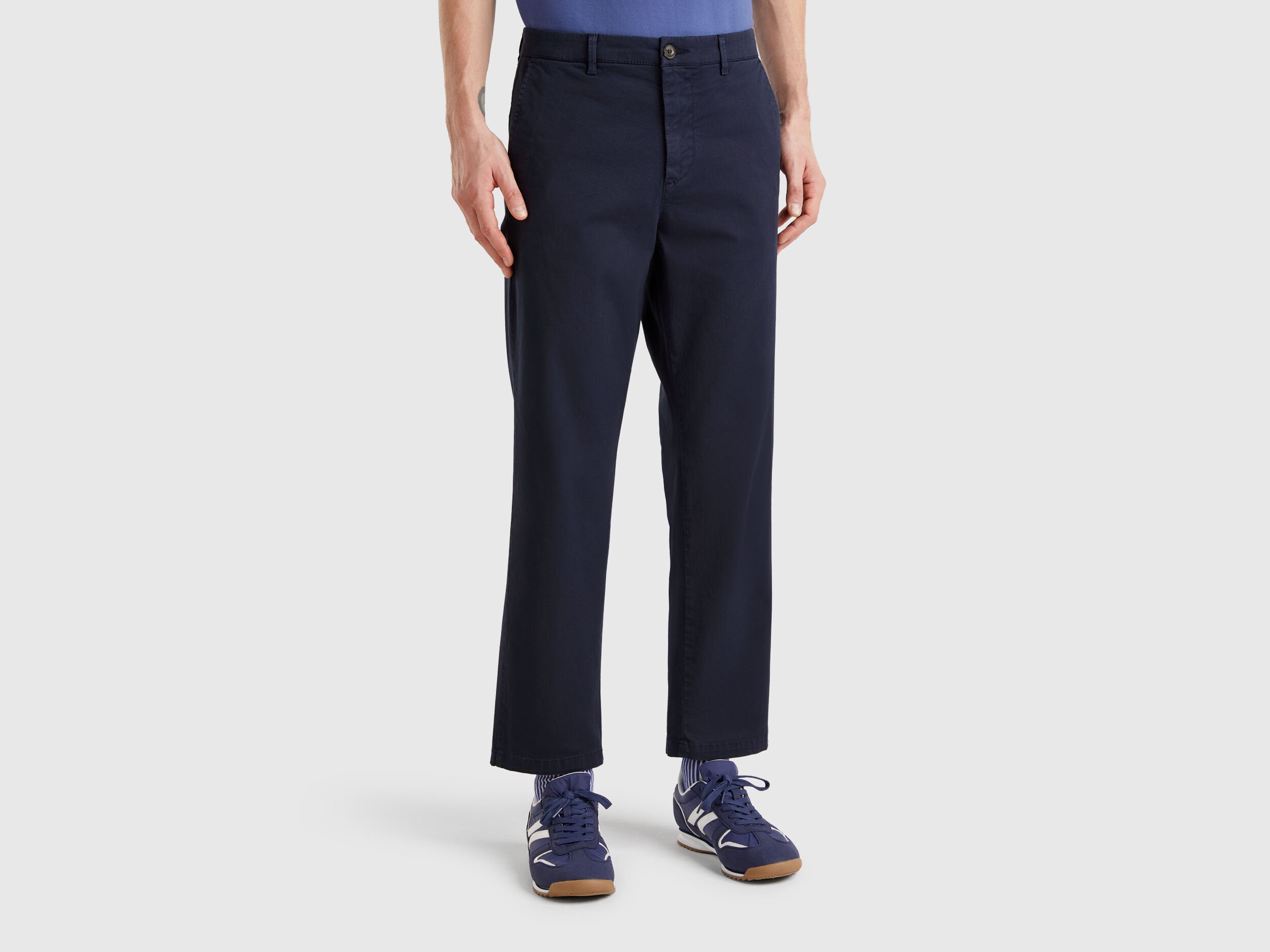 Benetton_Straight Fit Chinos_4UN4UF05H_016_02