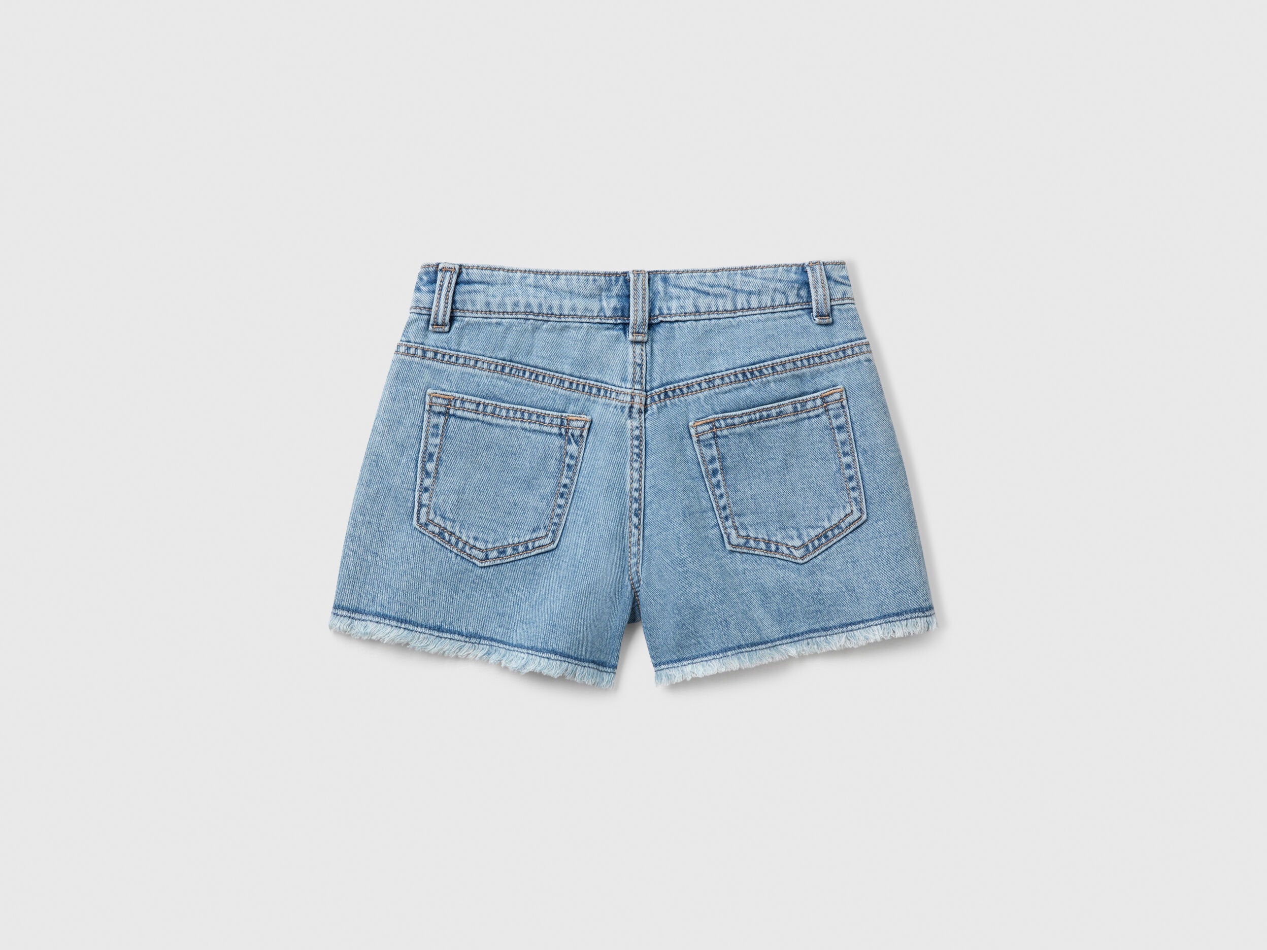 Benetton_Jean Shorts with Floral Embroidery_4UTPC9049_901_02